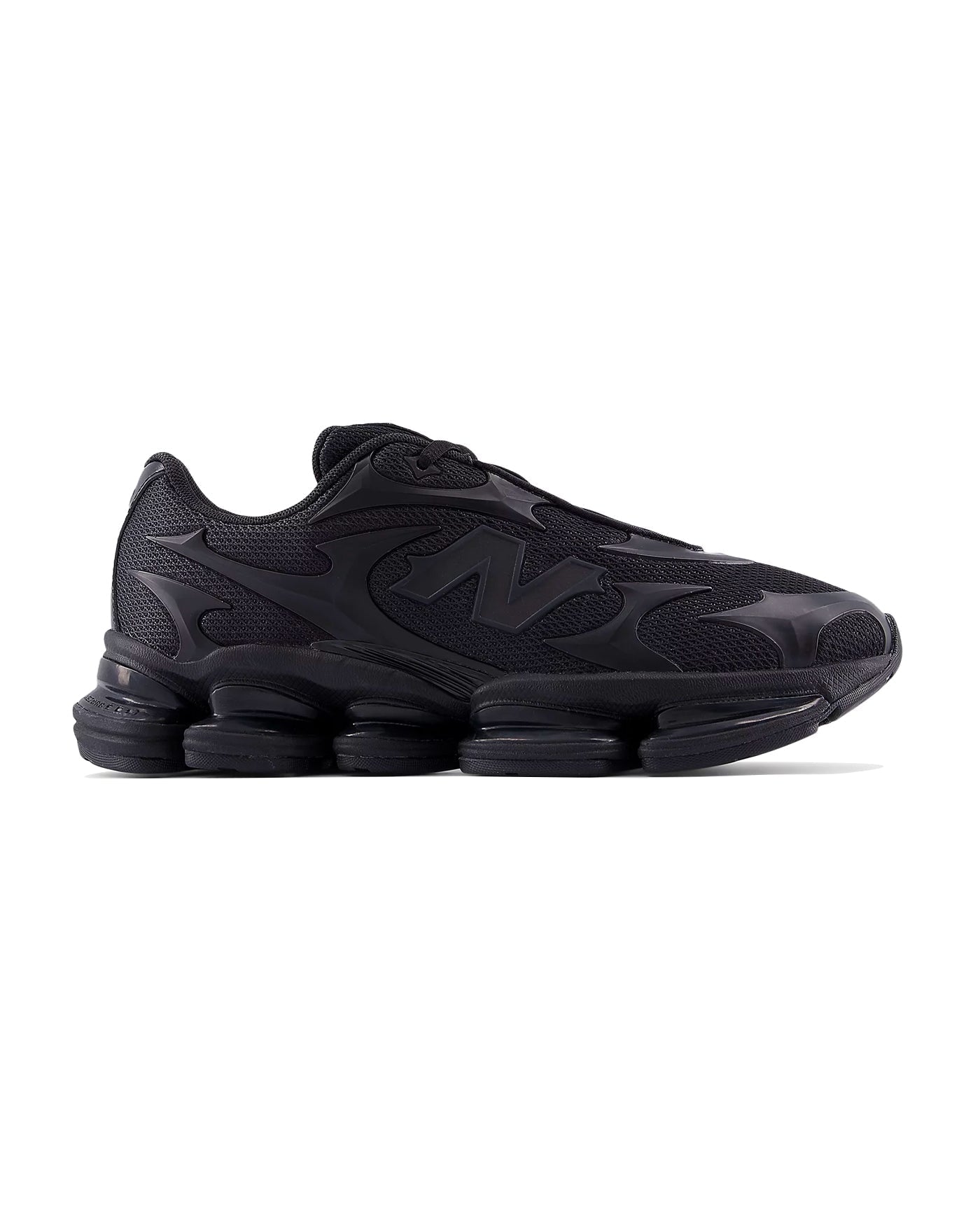 Sneakers New Balance 2000 coloris noir intégral profil droit