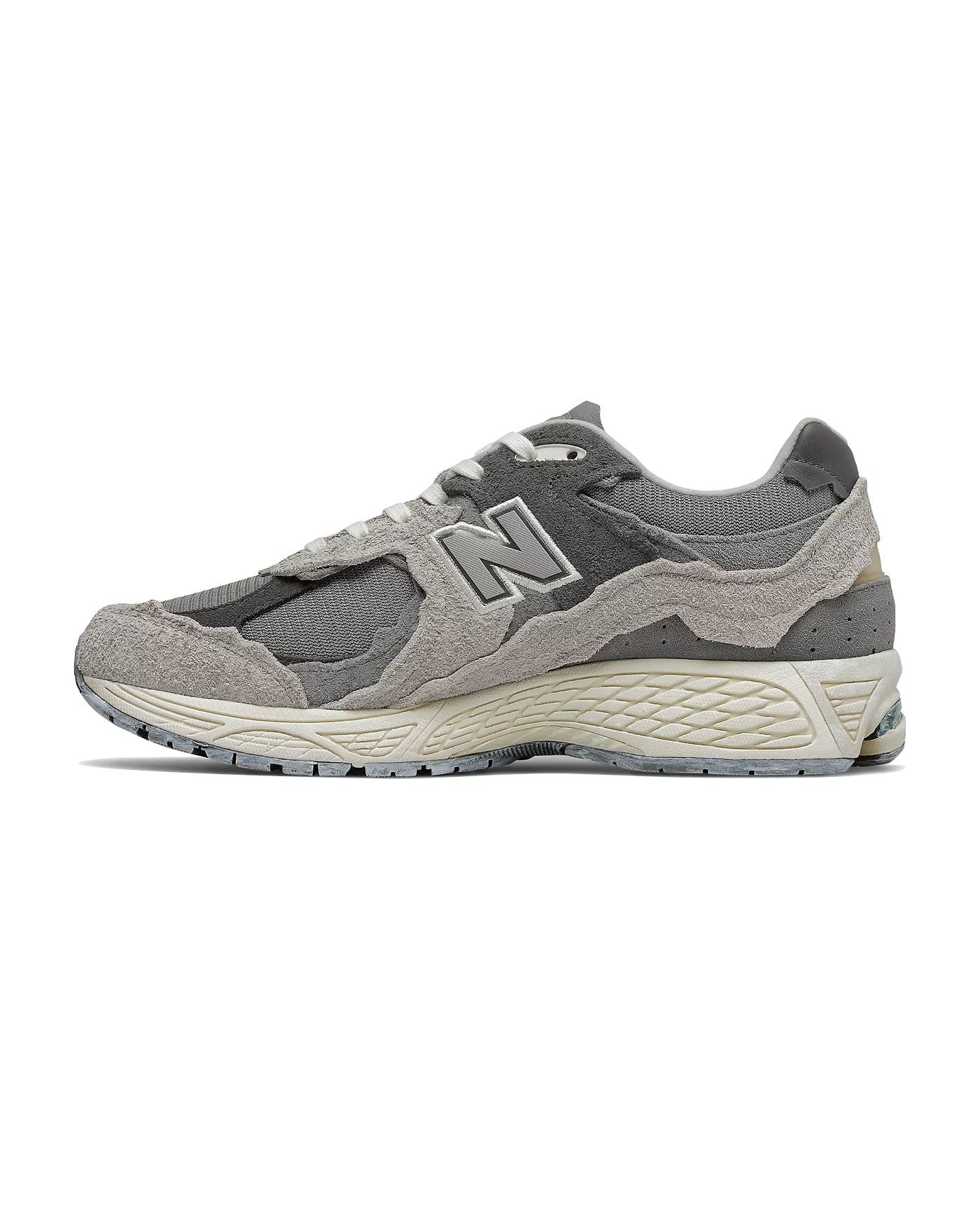 Sneakers New Balance 2002R gris magnet daim et mesh profil droit