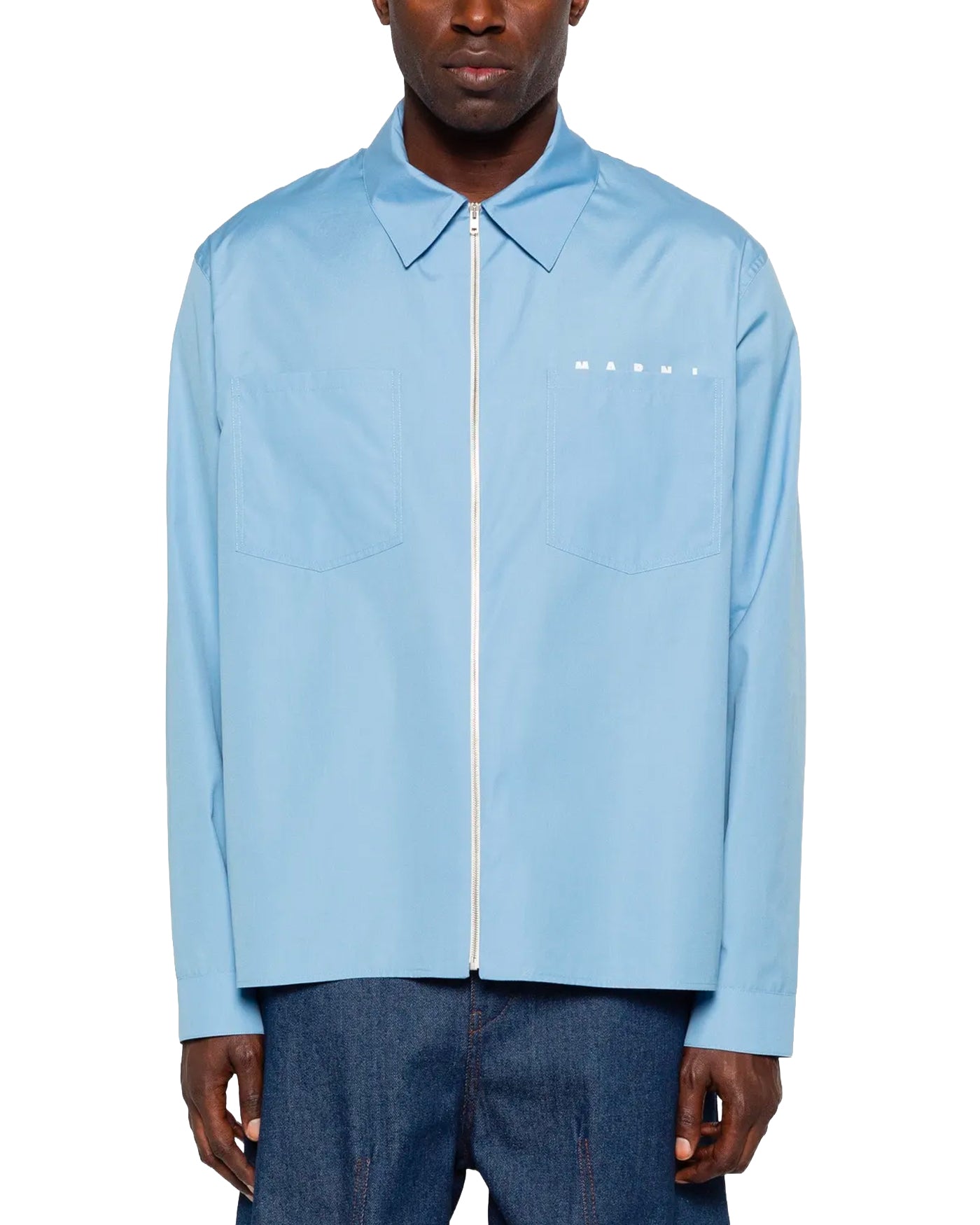 Chemise Marni bleu ciel fermeture zip logo blanc portée vue face