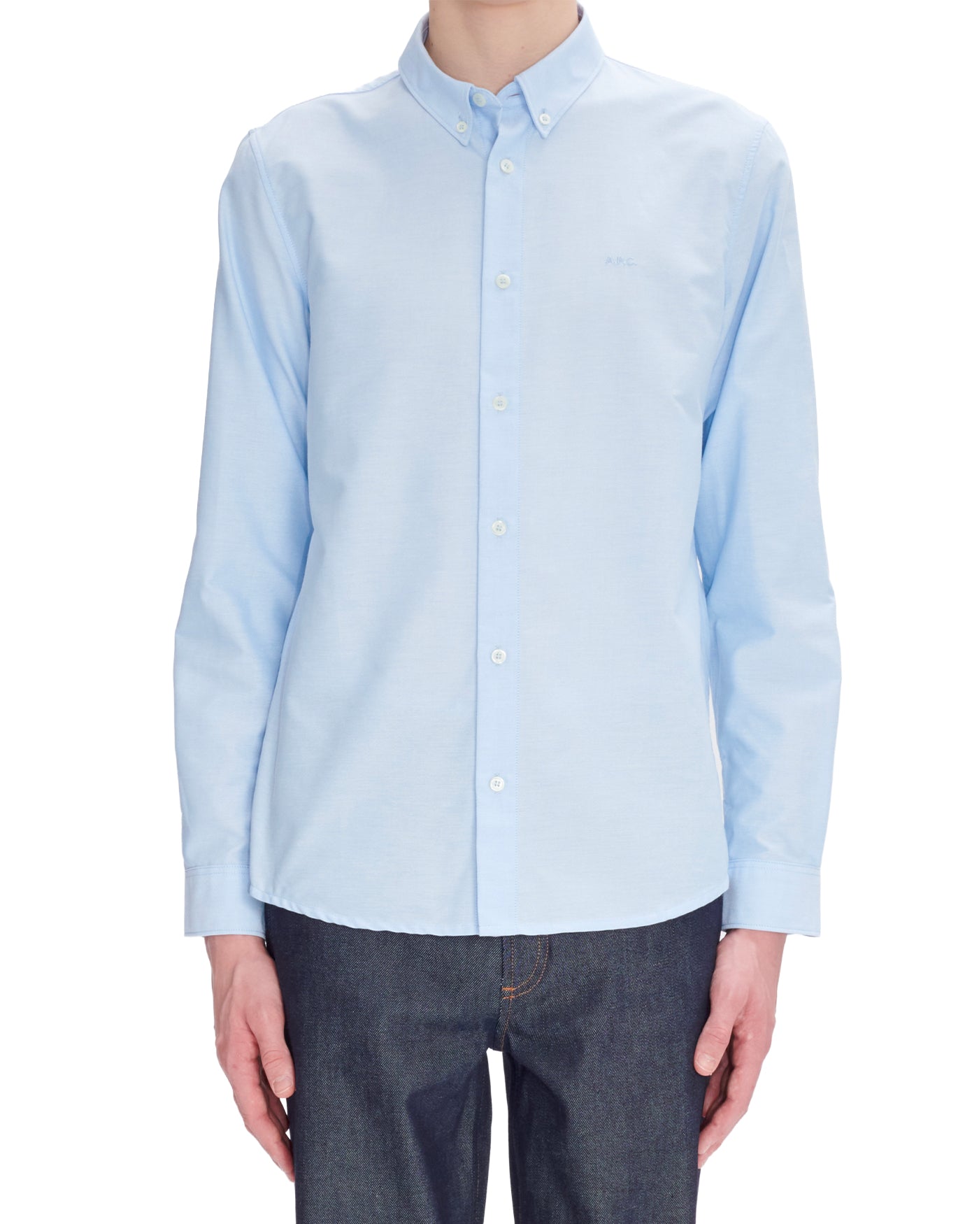 Chemise A.P.C Greg Logo bleu clair col button-down sur modèle face