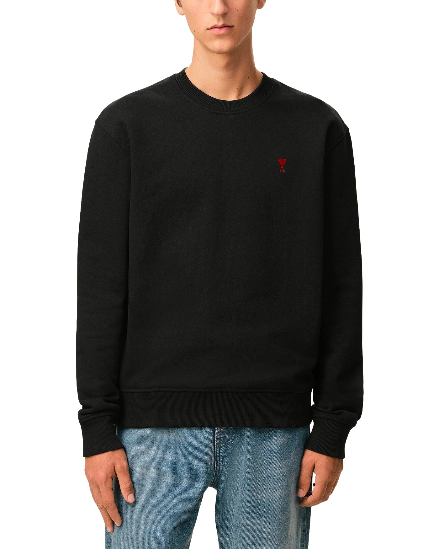 Sweat col rond Ami Paris noir logo Ami de Cœur rouge porté vue face