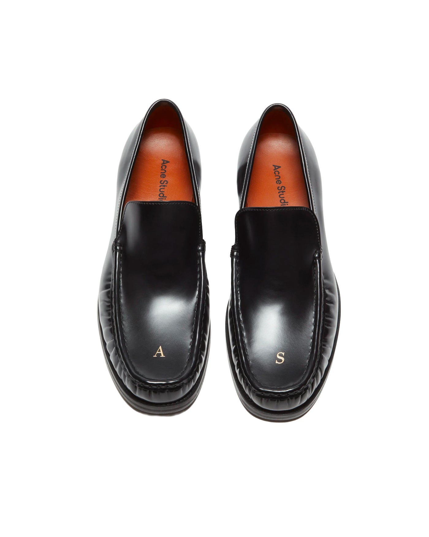 Loafer Acne Studios noir face paire vue du dessus initiales dorées