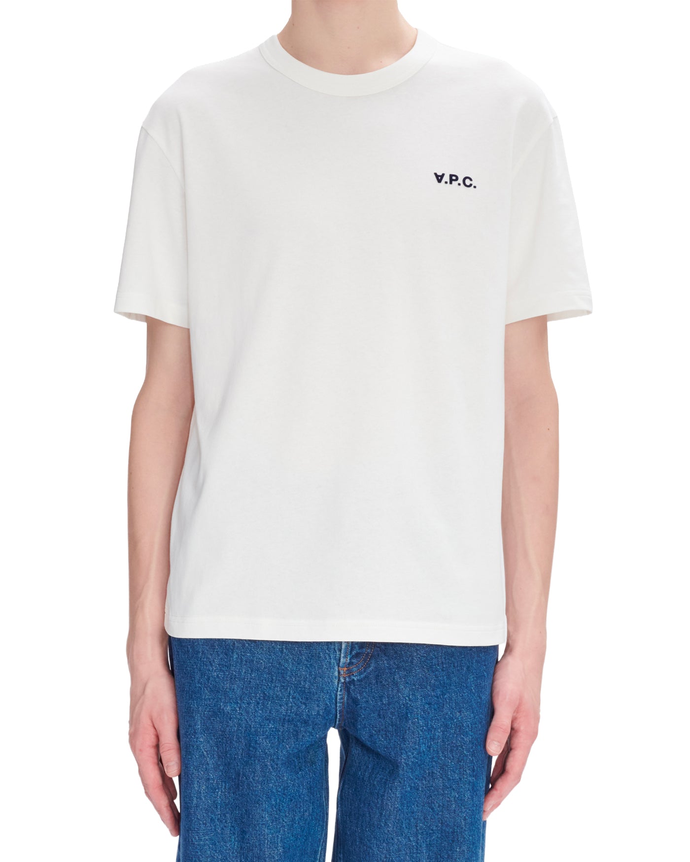 T-shirt boxy A.P.C blanc logo V.P.C. brodé porté vue de face