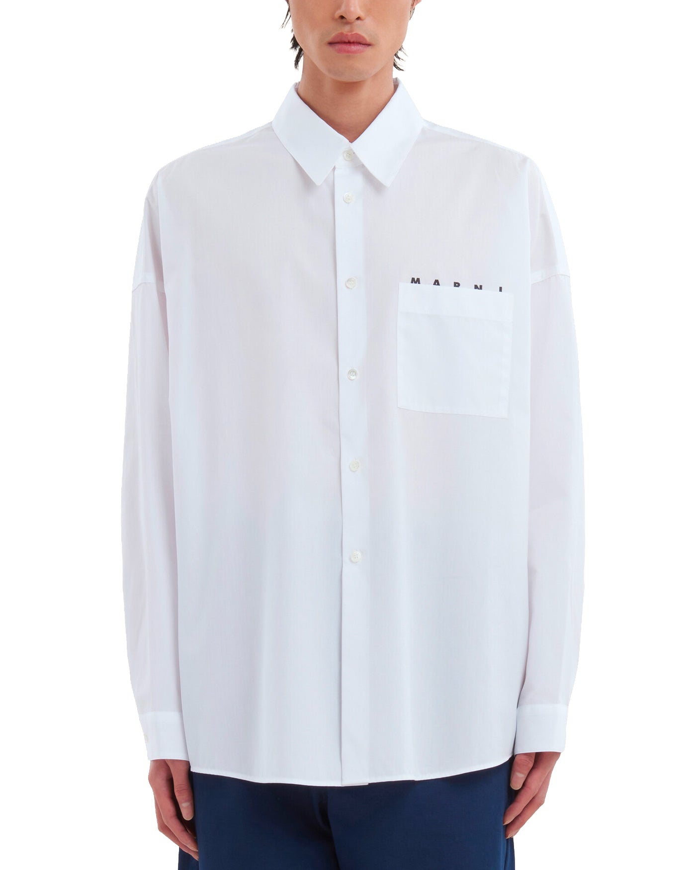 Chemise Marni blanche logo imprimé poitrine manches longues portée face