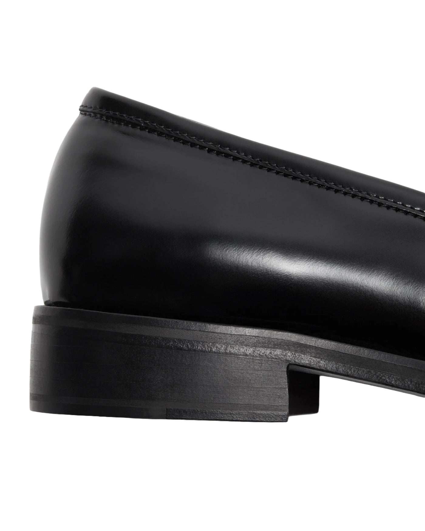 Loafer Acne Studios noir dos détail talon cuir verni coutures