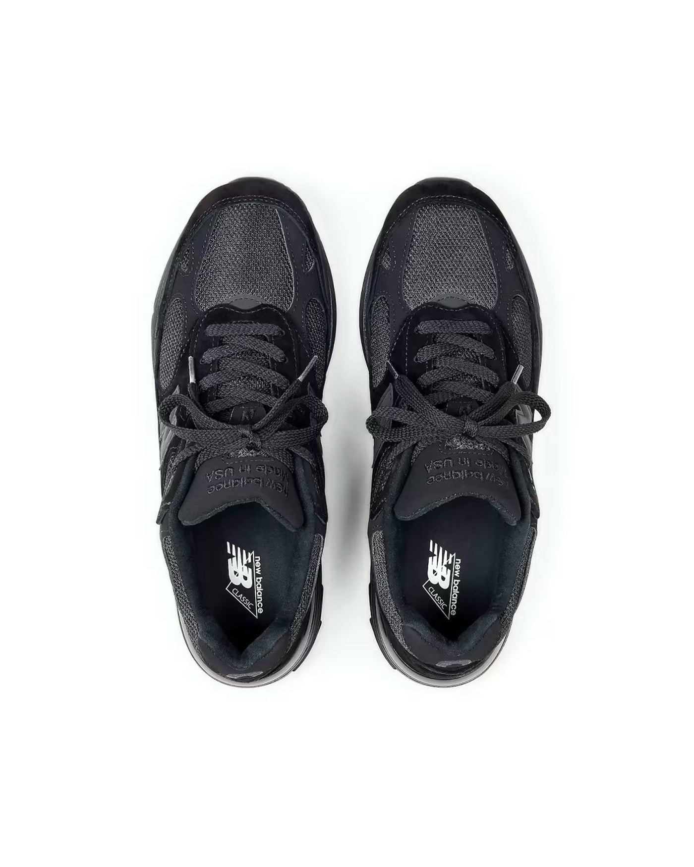 Sneakers New Balance 993 triple noir Made in USA vue dessus paire