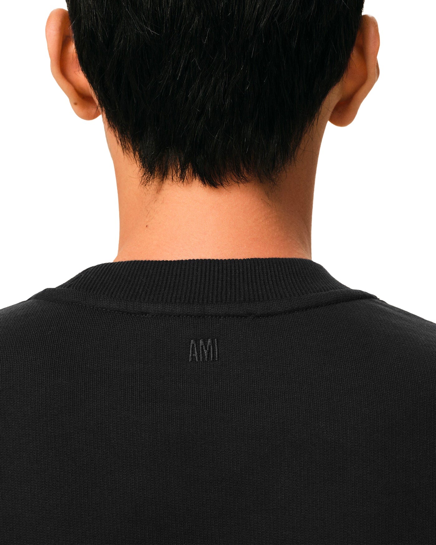 Sweat col rond Ami Paris Ami de Coeur noir détail logo AMI brodé nuque