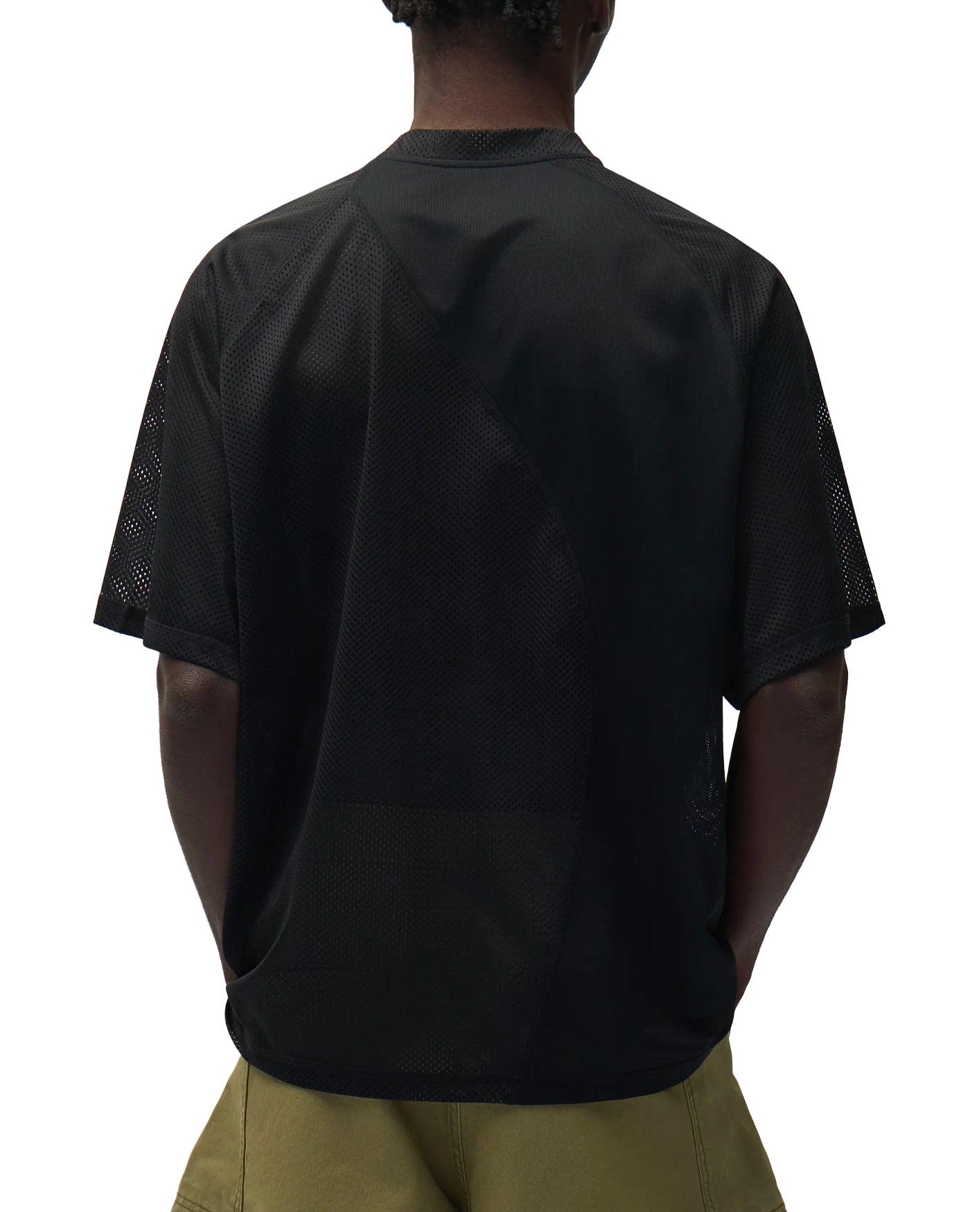 T-shirt en mesh Arte Antwerp noir col V oversize vue dos porté