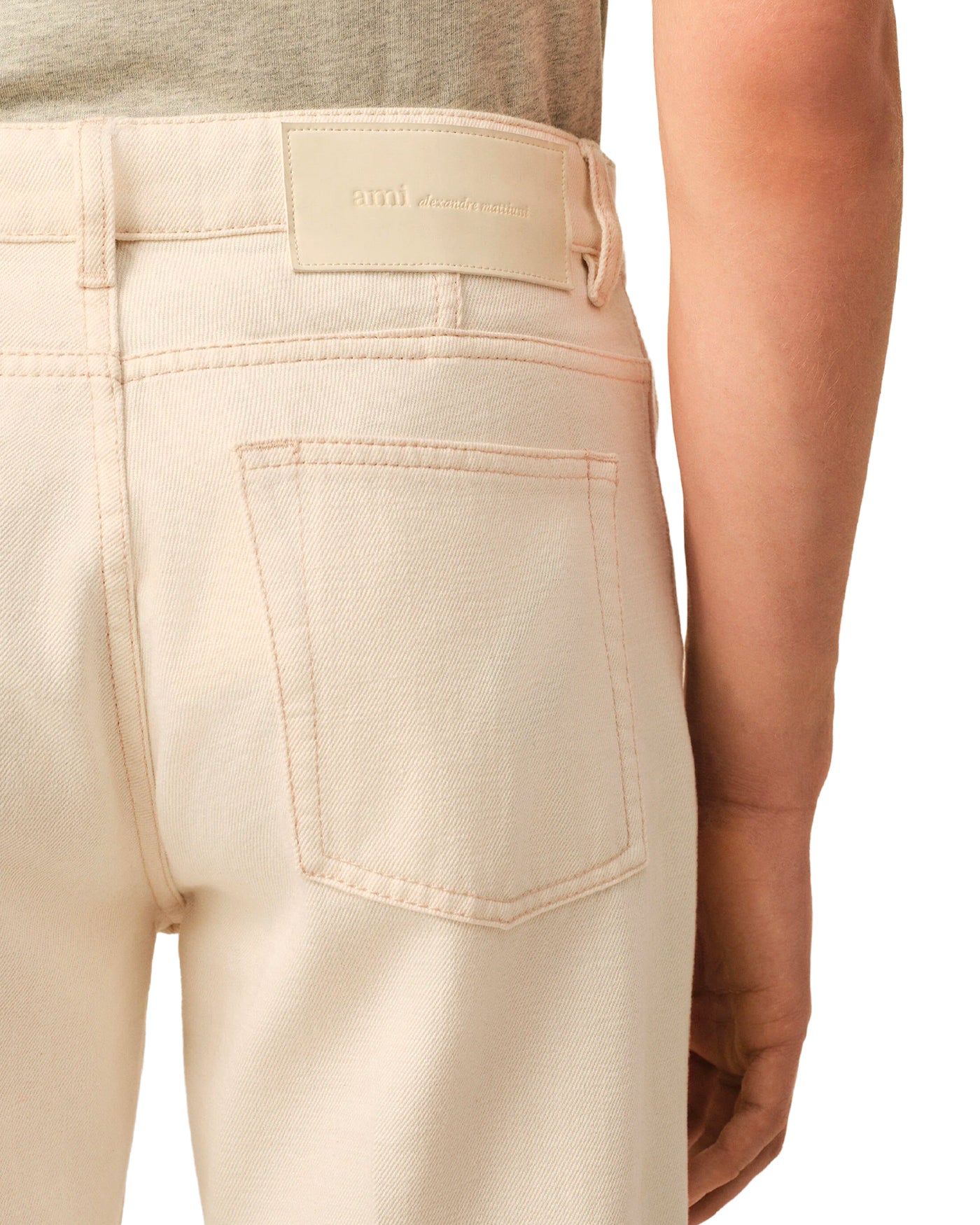 Jeans Ami Paris Parisian Fit coton écru détail poche arrière, vue dos