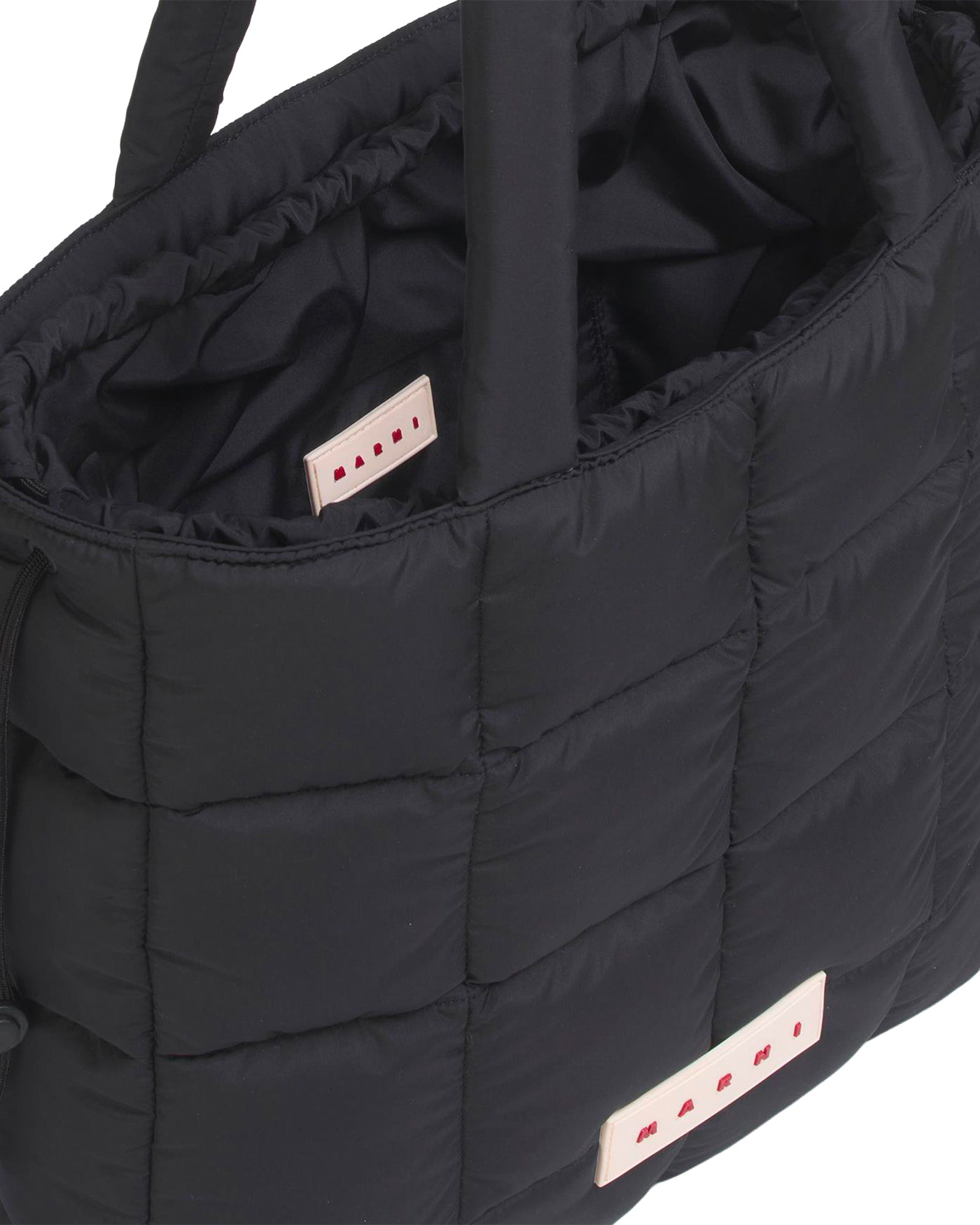 Sac fourre-tout Puff Marni noir, intérieur ouvert avec logo rose