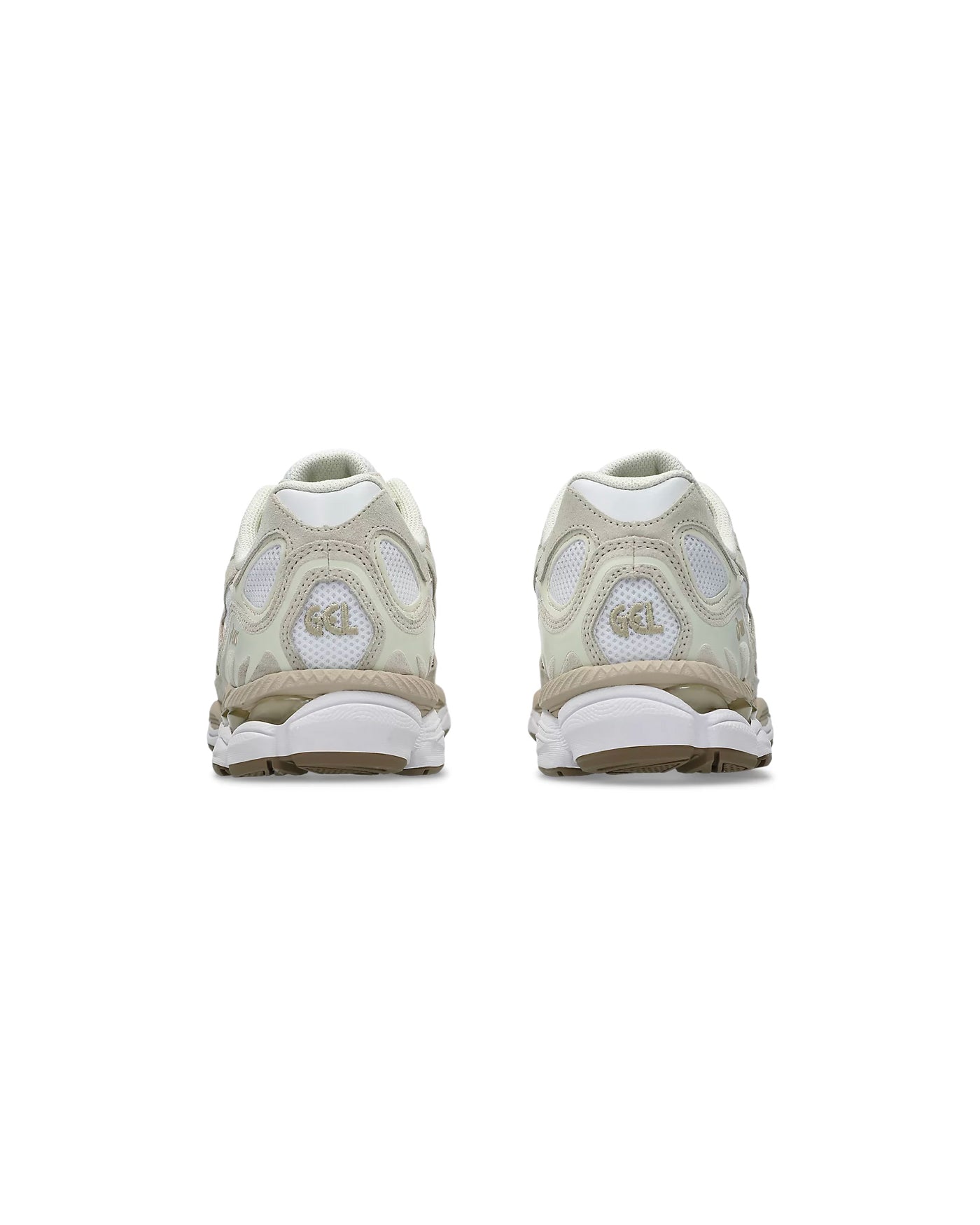 Sneakers ASICS GEL-NYC blanc et beige sable talon vue arrière dos