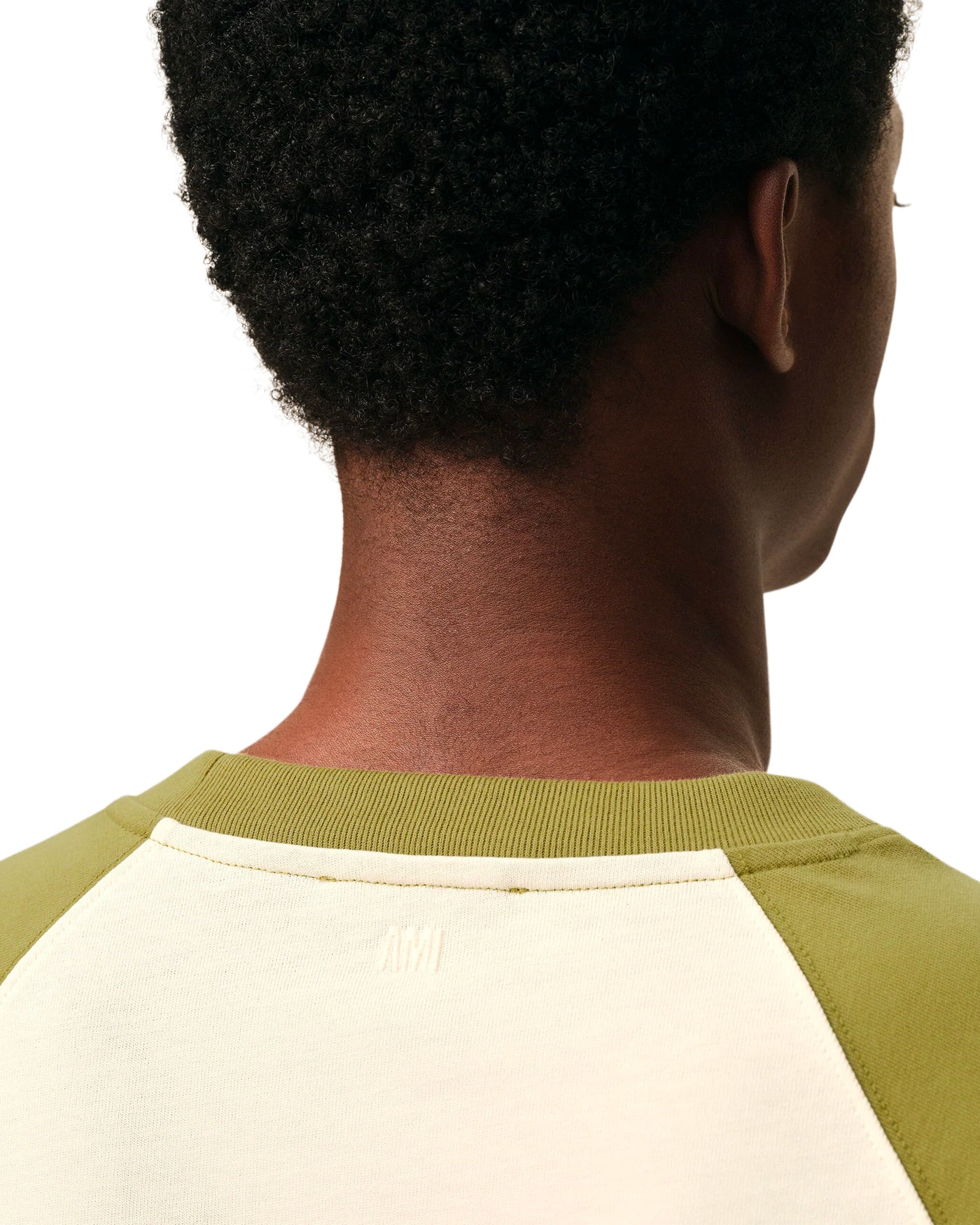 T-shirt boxy Ami Paris bicolore crème et vert matcha détail col dos