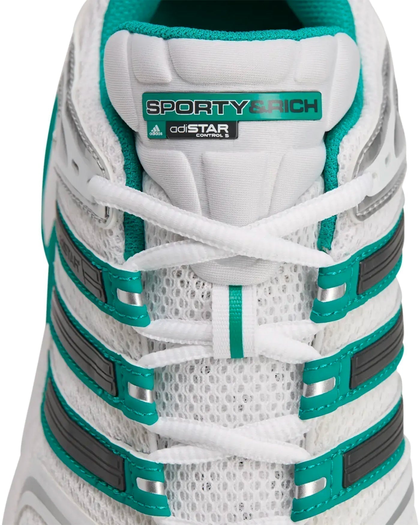 Gros plan languette Sneakers Adidas Adistar Control blanc turquoise