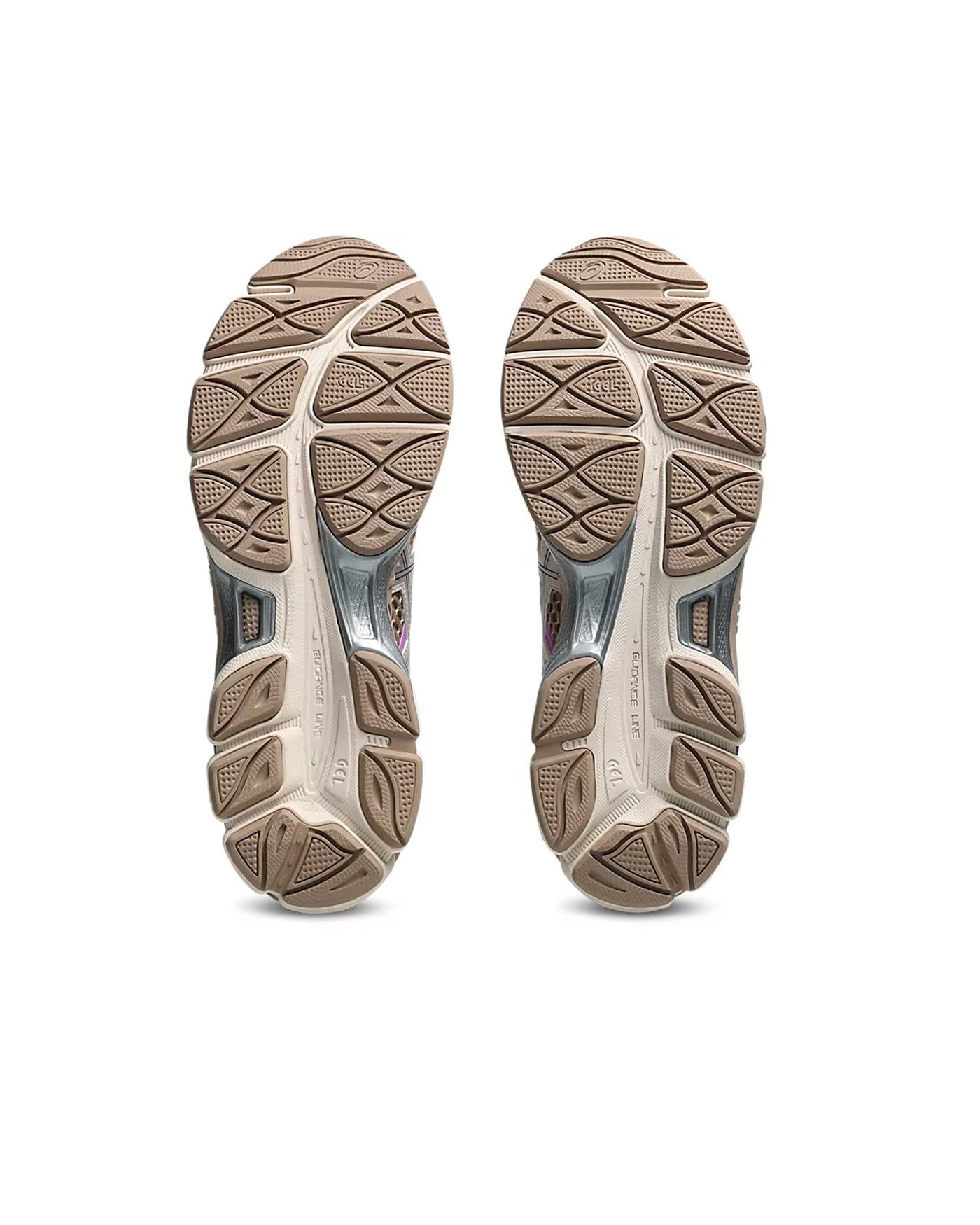 Sneakers Asics Gel Cumulus 16 cinnamon semelle extérieure beige