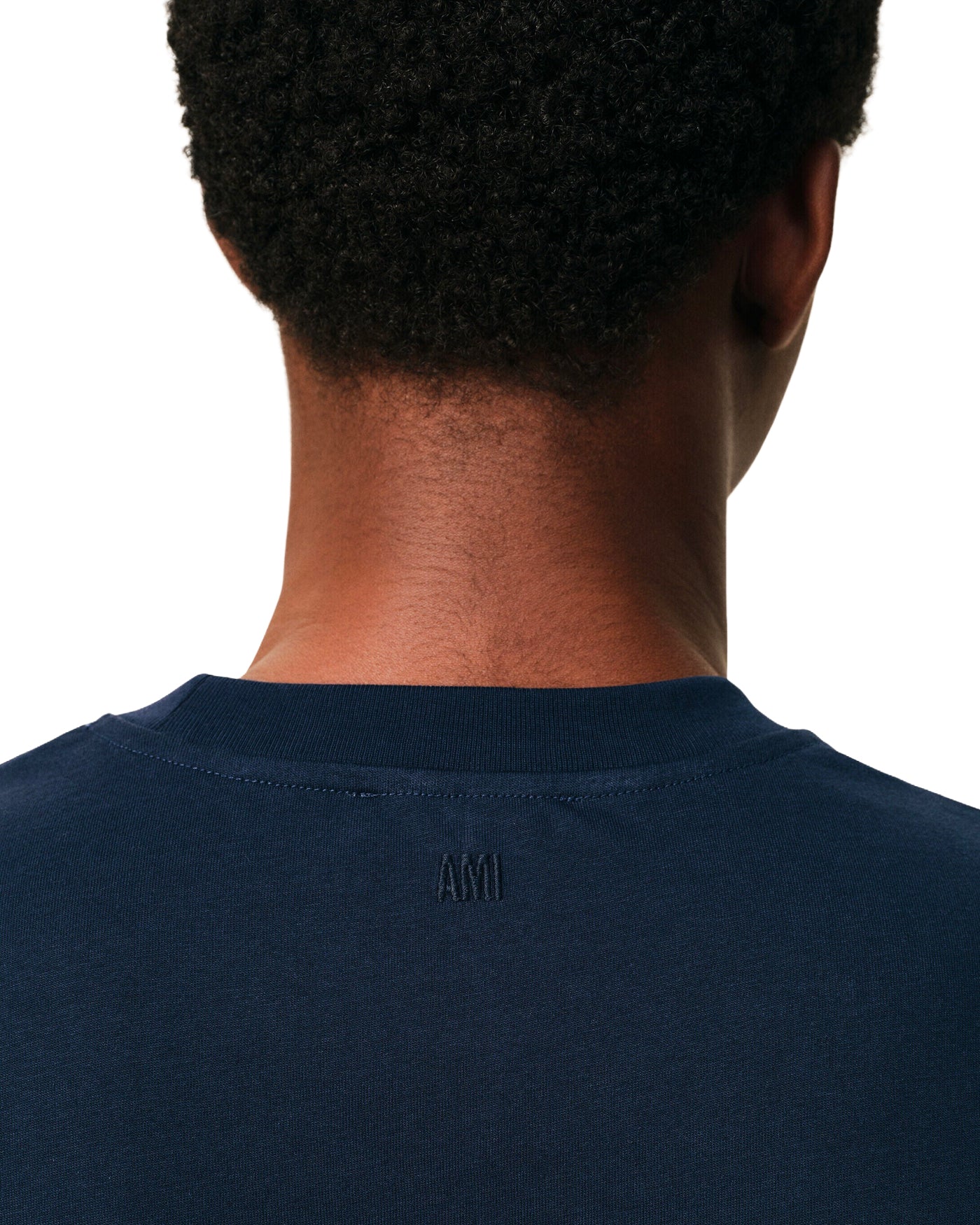 T-shirt Ami Paris bleu marine détail broderie AMI col vue dos
