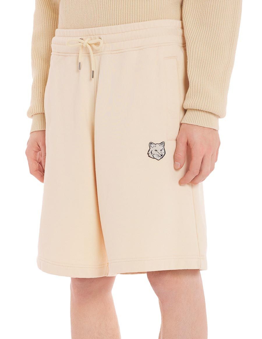 jog-shorts-oversize-bold-fox-head-patch-paper-mm01121km0001-p205-maison-kitsune