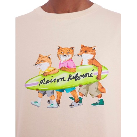 t-shirt-comfort-surfing-foxes-paper-MM00120KJ0118-P205-maison-kitsune
