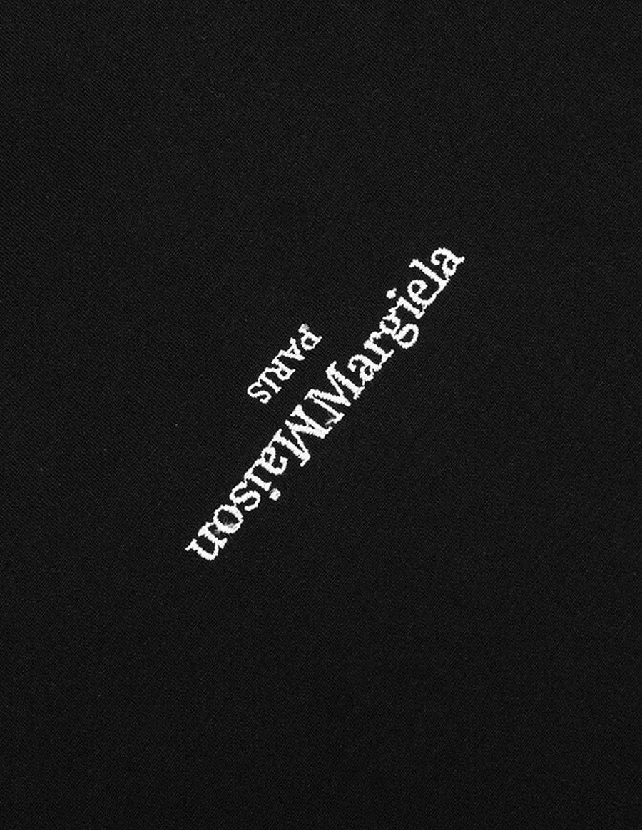 t-shirt-distorted-logo-black-S30GC0701S22816-maison-margiela