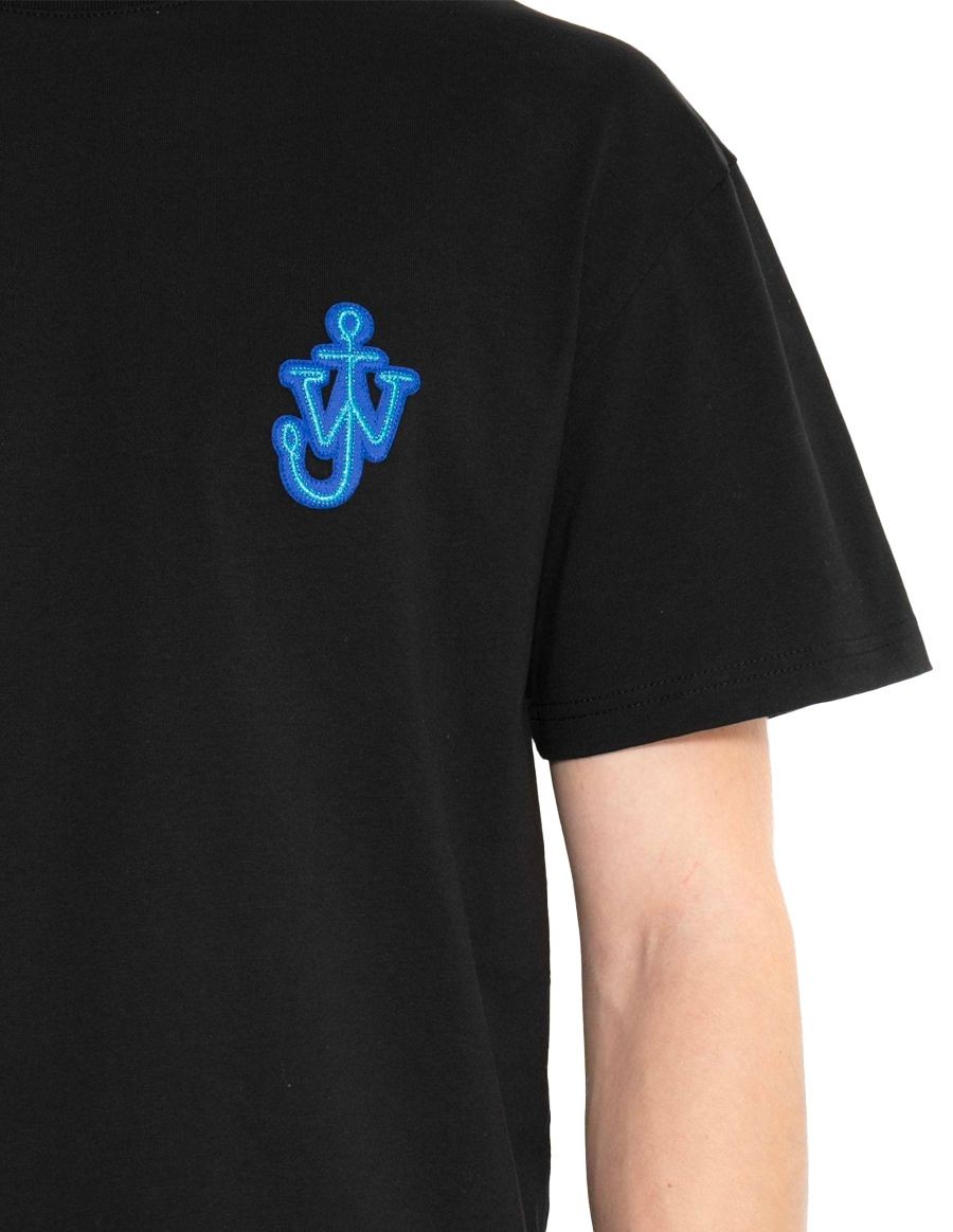 tshirt-anchor-patch-black-jt0061pg0772-999-jw-anderson