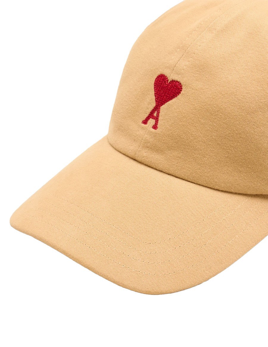  CAP BRODERIE AMI DE COEUR ROUGE SABLE