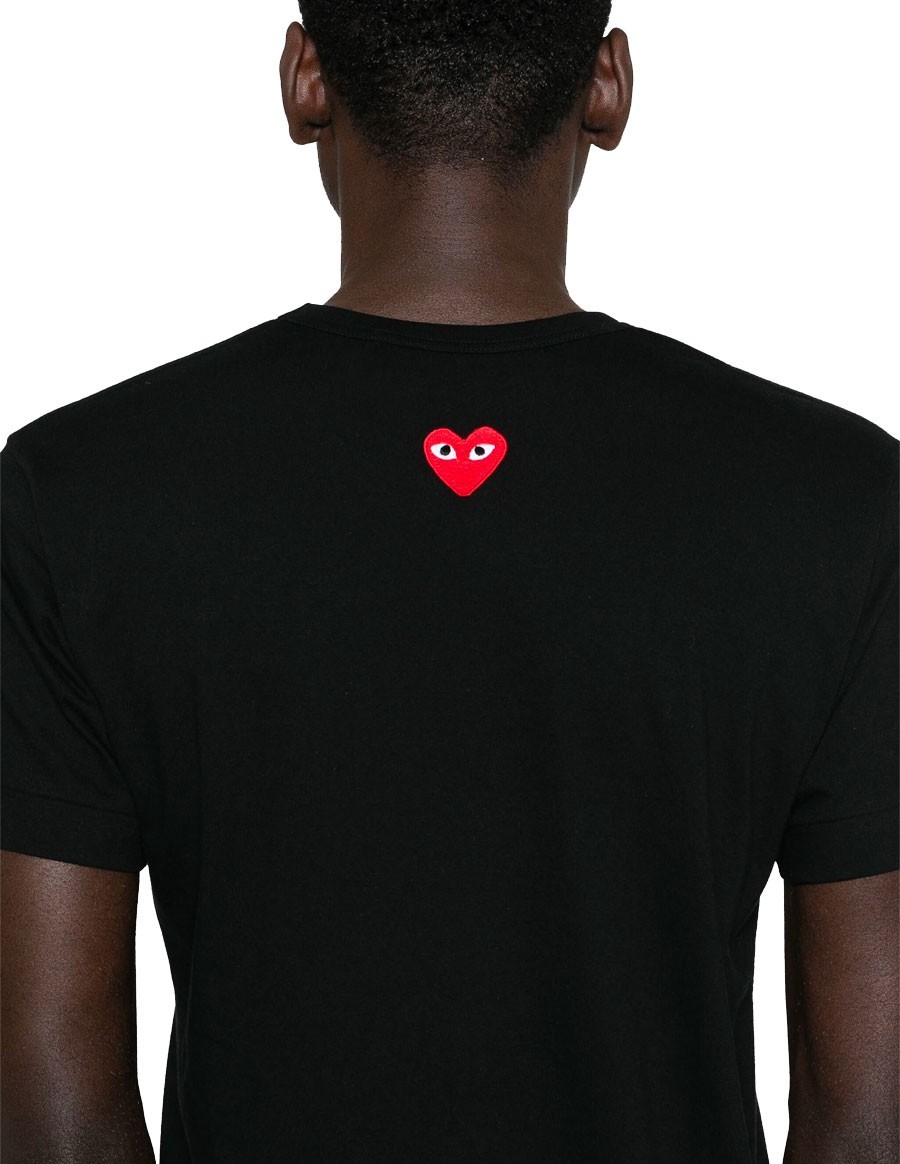 T-SHIRT RED HEART ON BACK BLACK