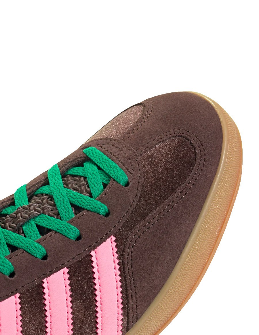 Adidas Gazelle - Sneakers - Dark brown/Glow pink/Court green