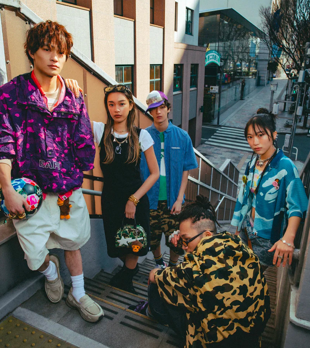 BAPE (A Bathing Ape) vêtements et sneakers streetwear