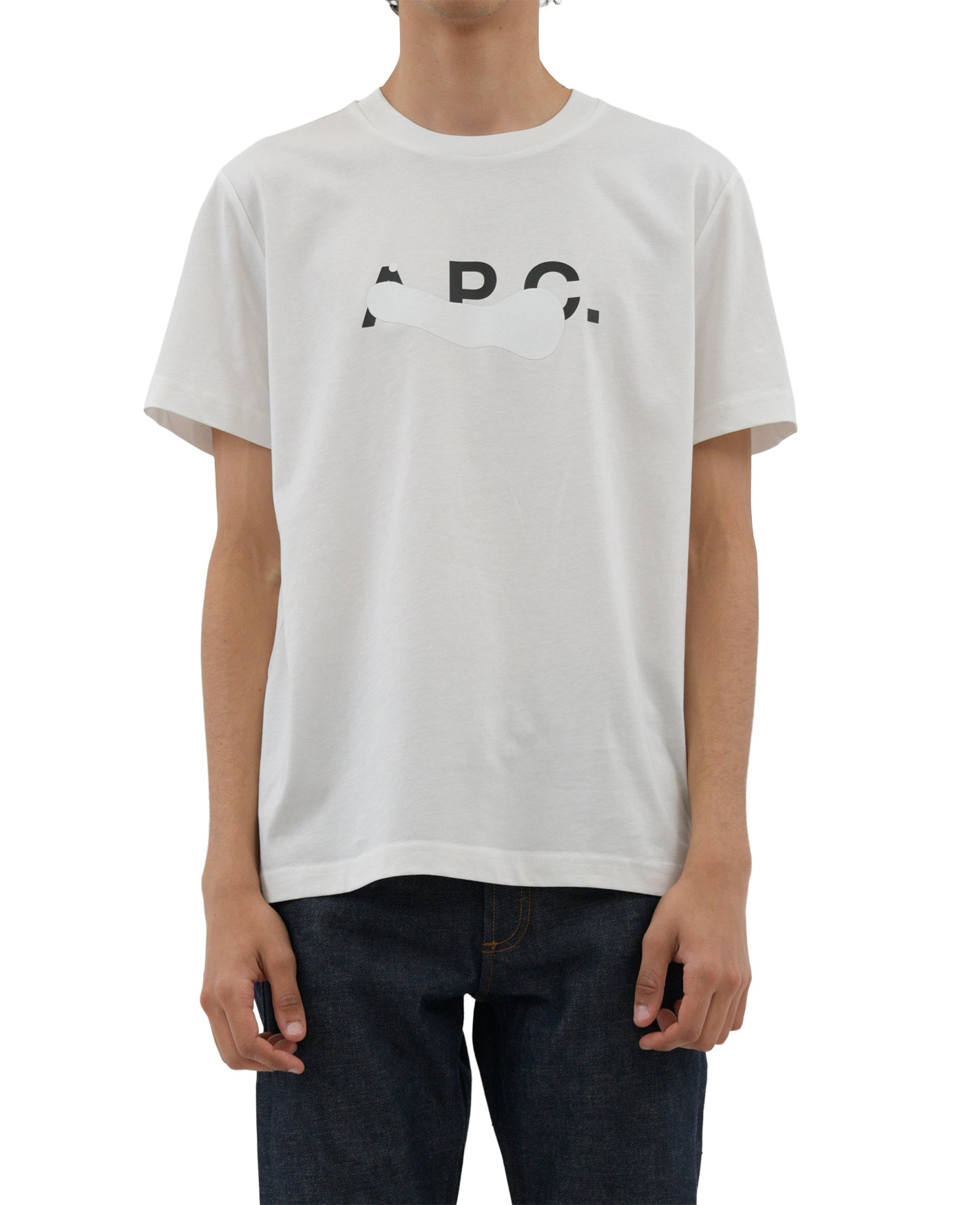 T-shirt A.P.C blanc logo APC imprimé poitrine porté vue face
