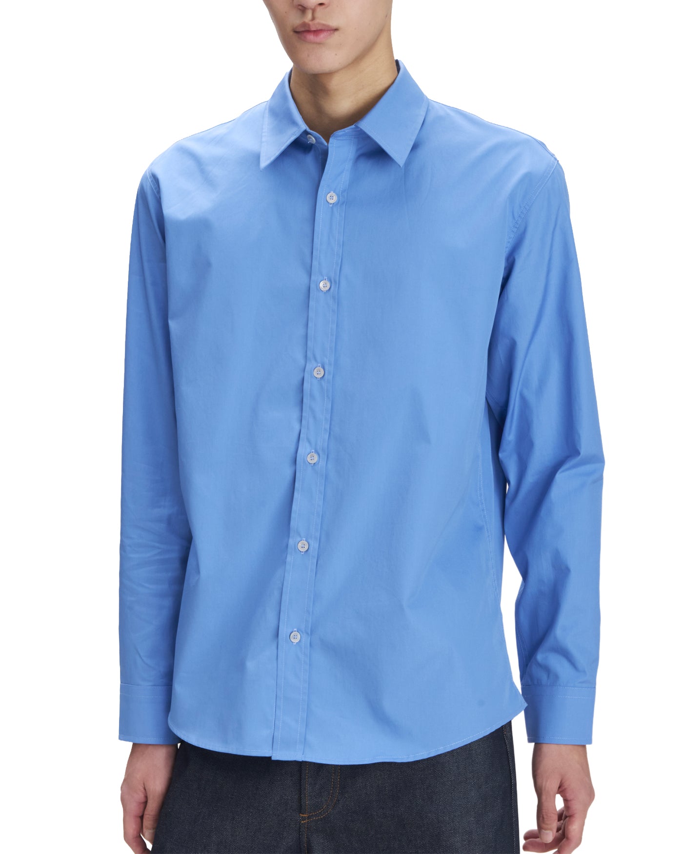 Chemise A.P.C. lin bleue boutonnée manches longues vue face modèle