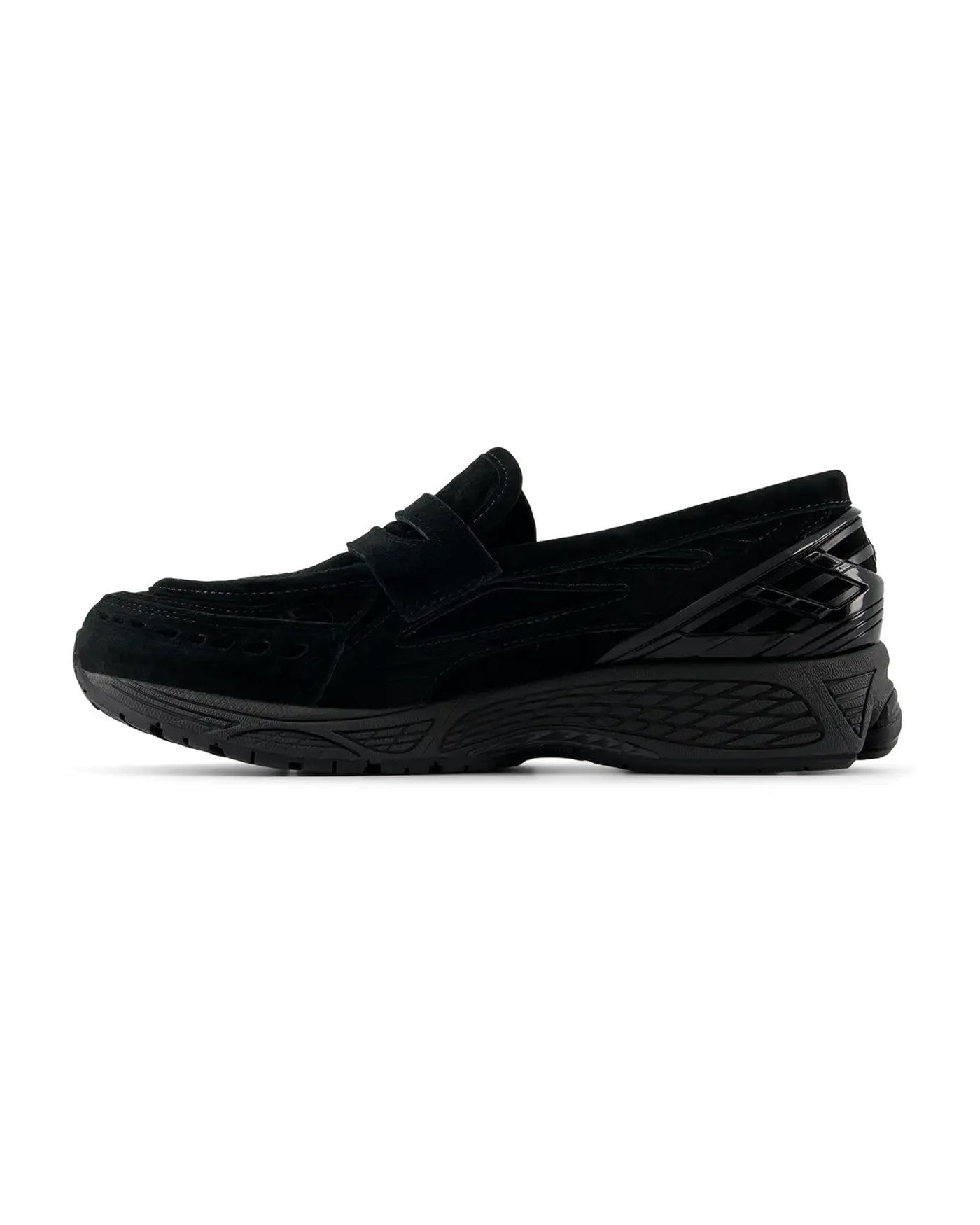 Mocassin New Balance 1906L Suede noir en suède sur semelle chunky profil droit