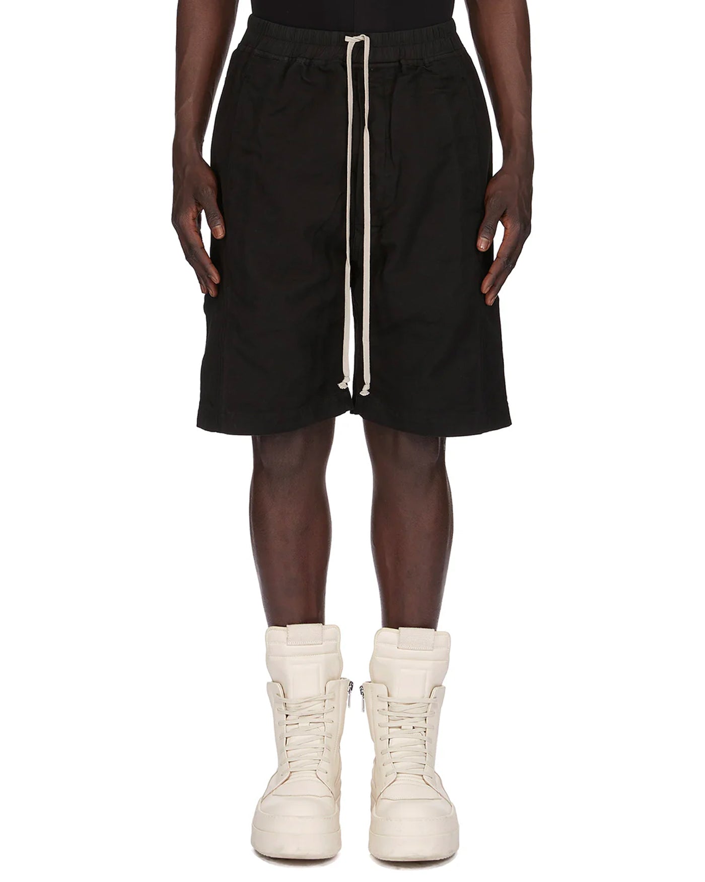Short Rick Owens DRKSHDW noir porté face cordons crème boutons pression