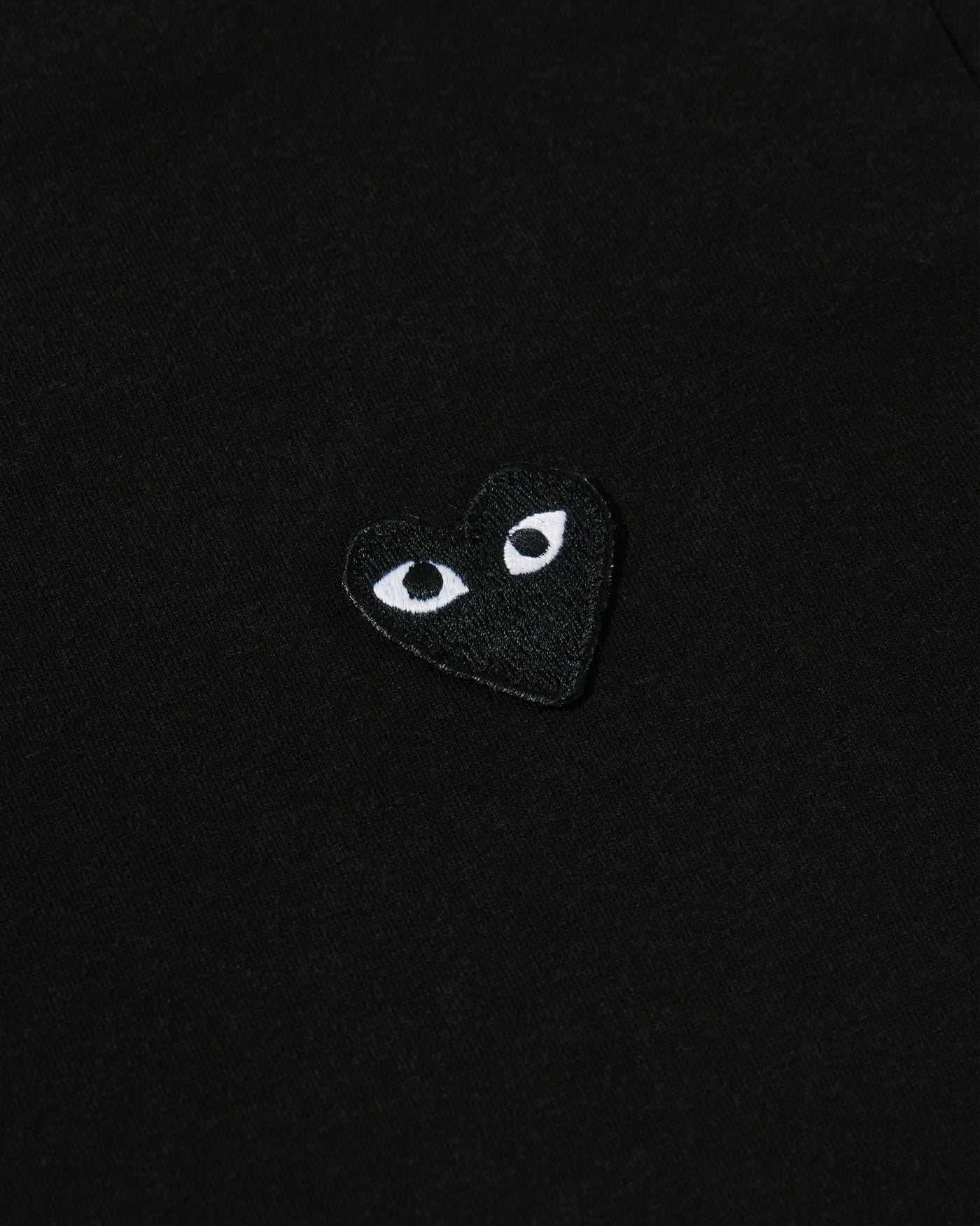 T-shirt Comme des Garçons Play noir patch coeur brodé détail face