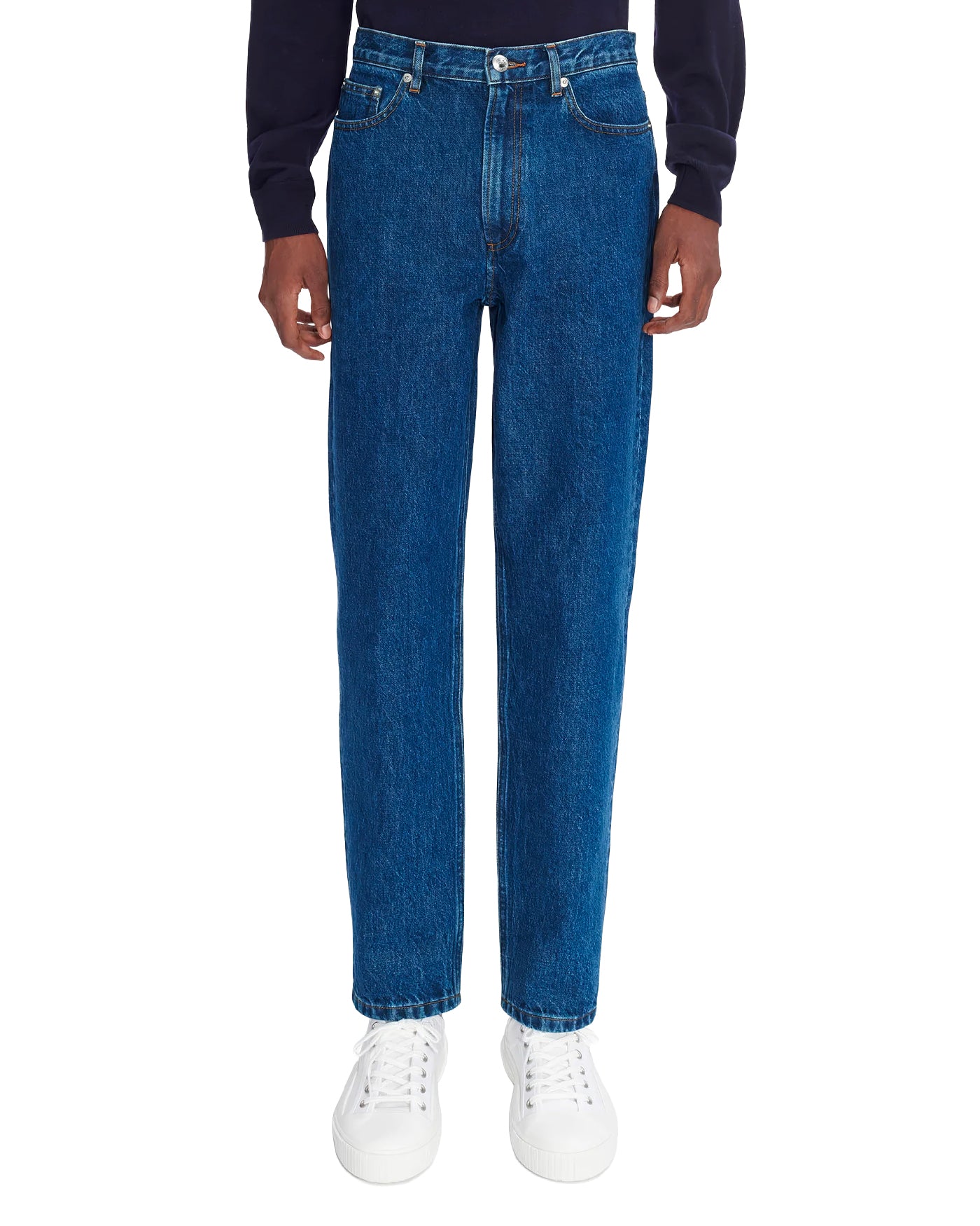 Jeans A.P.C Martin 90's indigo bleu foncé porté sur mannequin face