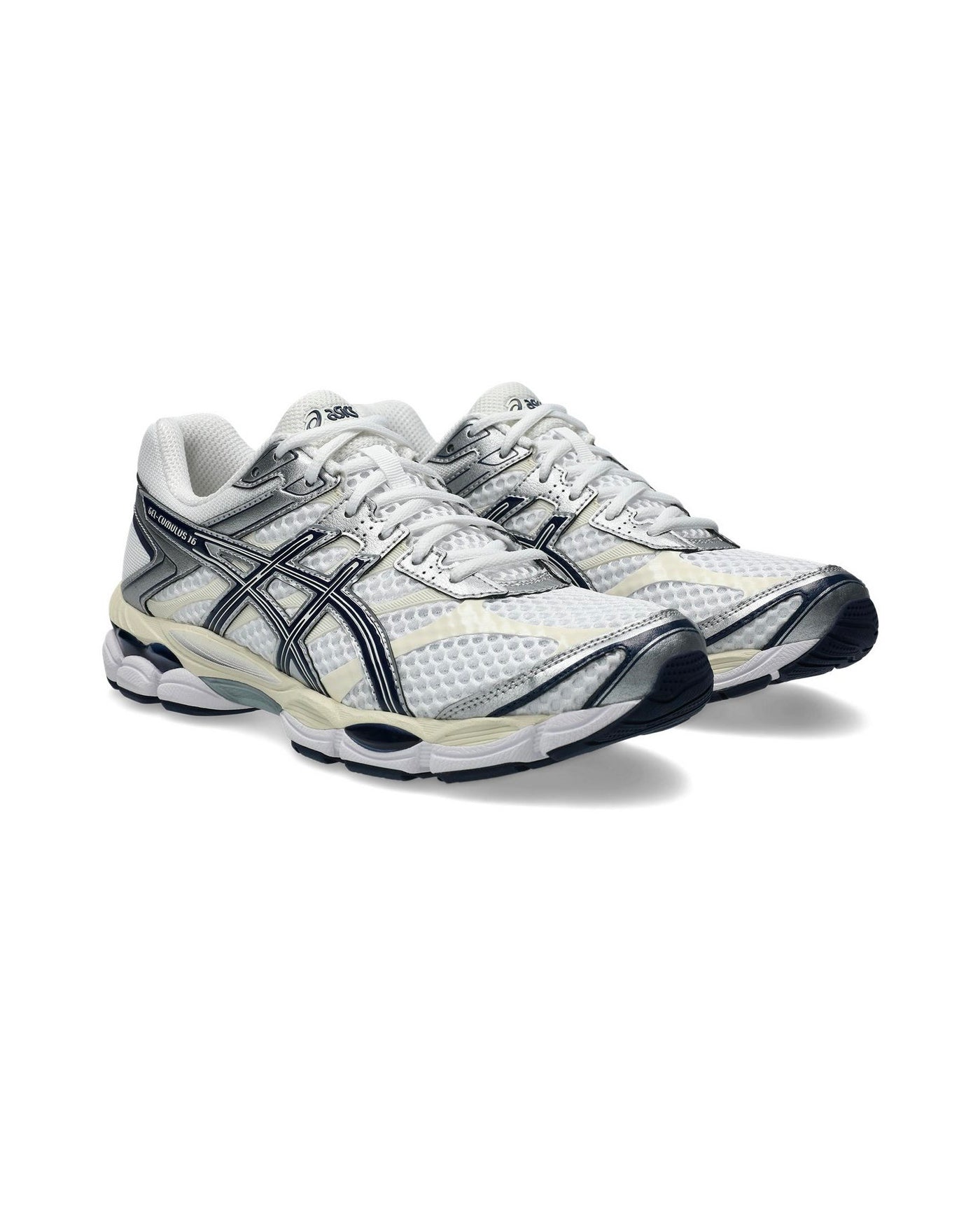 Sneakers Asics Gel-Cumulus 16 blanc et bleu marine vue trois quarts face