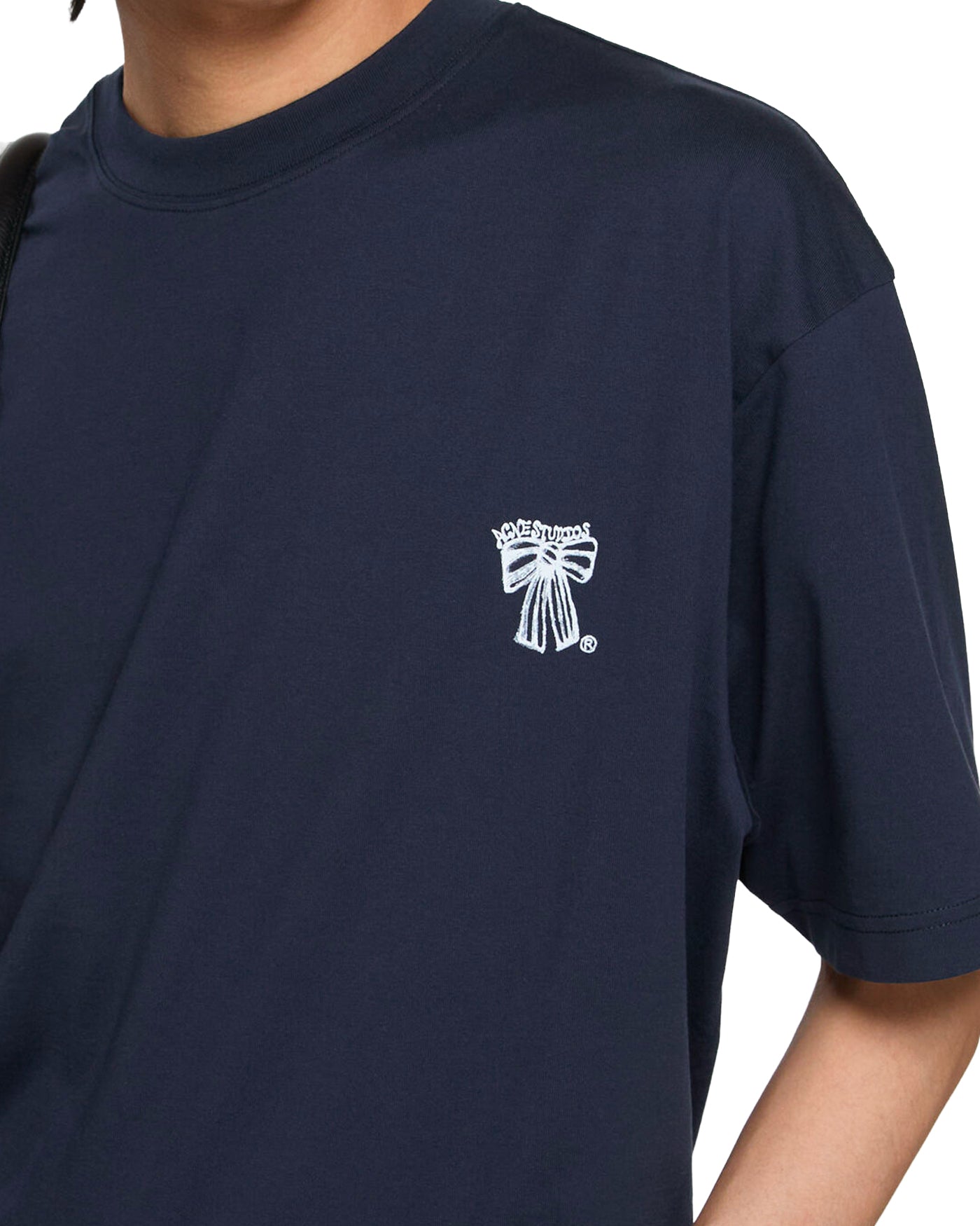 T-shirt Acne Studios bleu marine logo nœud brodé poitrine face