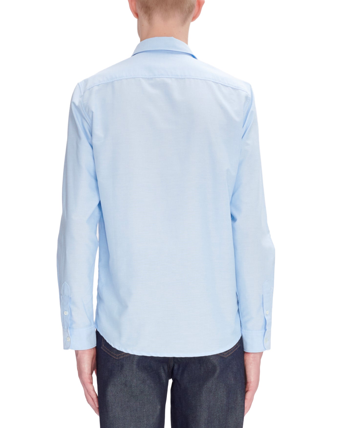 Chemise A.P.C Greg Logo bleu clair col button-down sur modèle dos