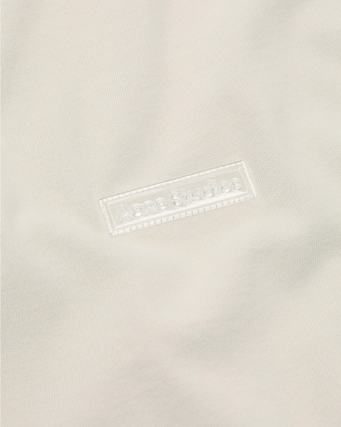 T-shirt Acne Studios taupe clair détail étiquette logo brodée