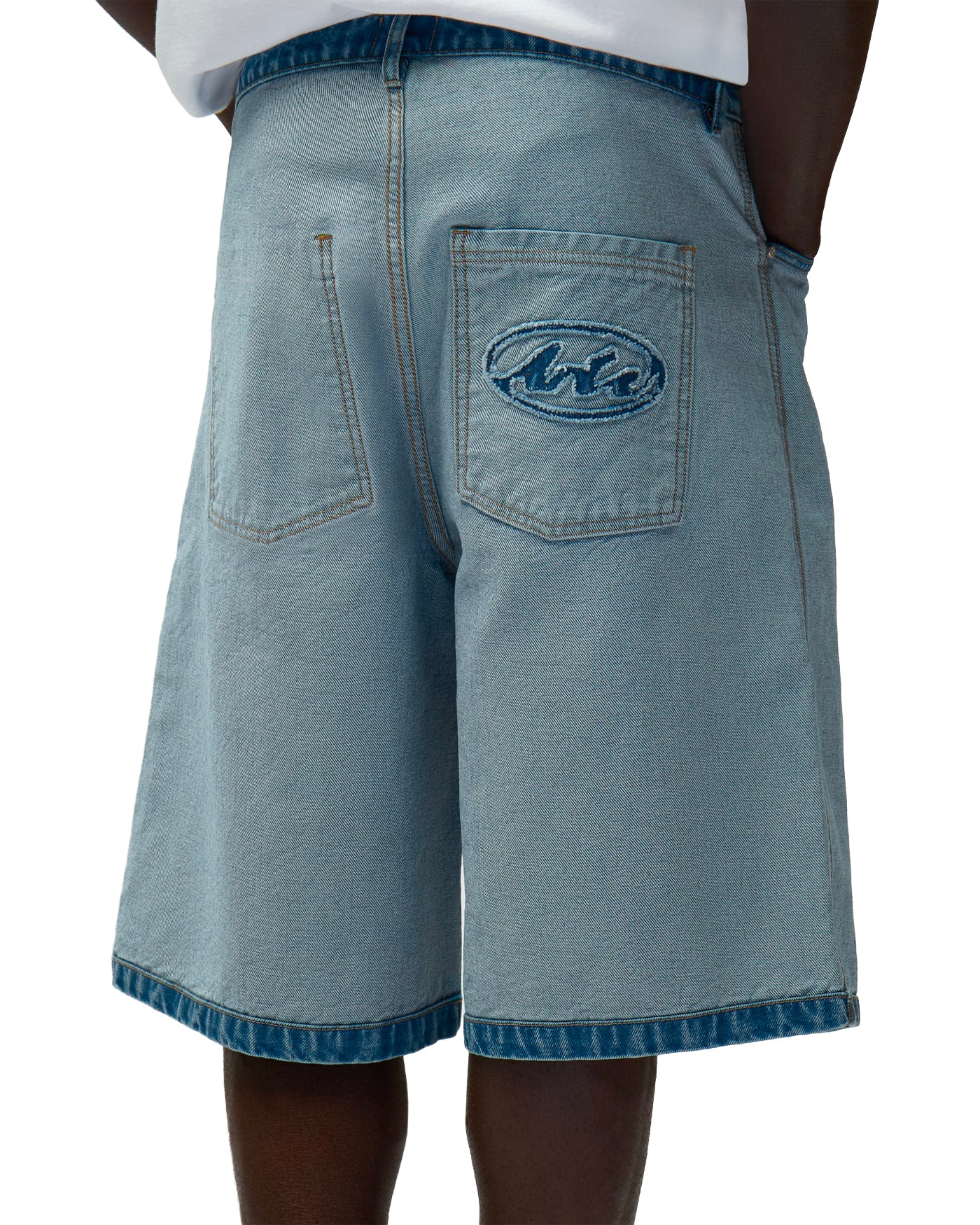 Short denim inside out Arte Antwerp bleu clair délavé bicolore dos