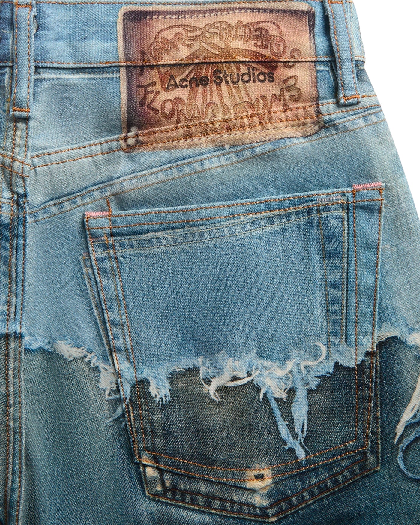 Jeans Acne Studios bleu délavé détail poche dos avec patch effiloché