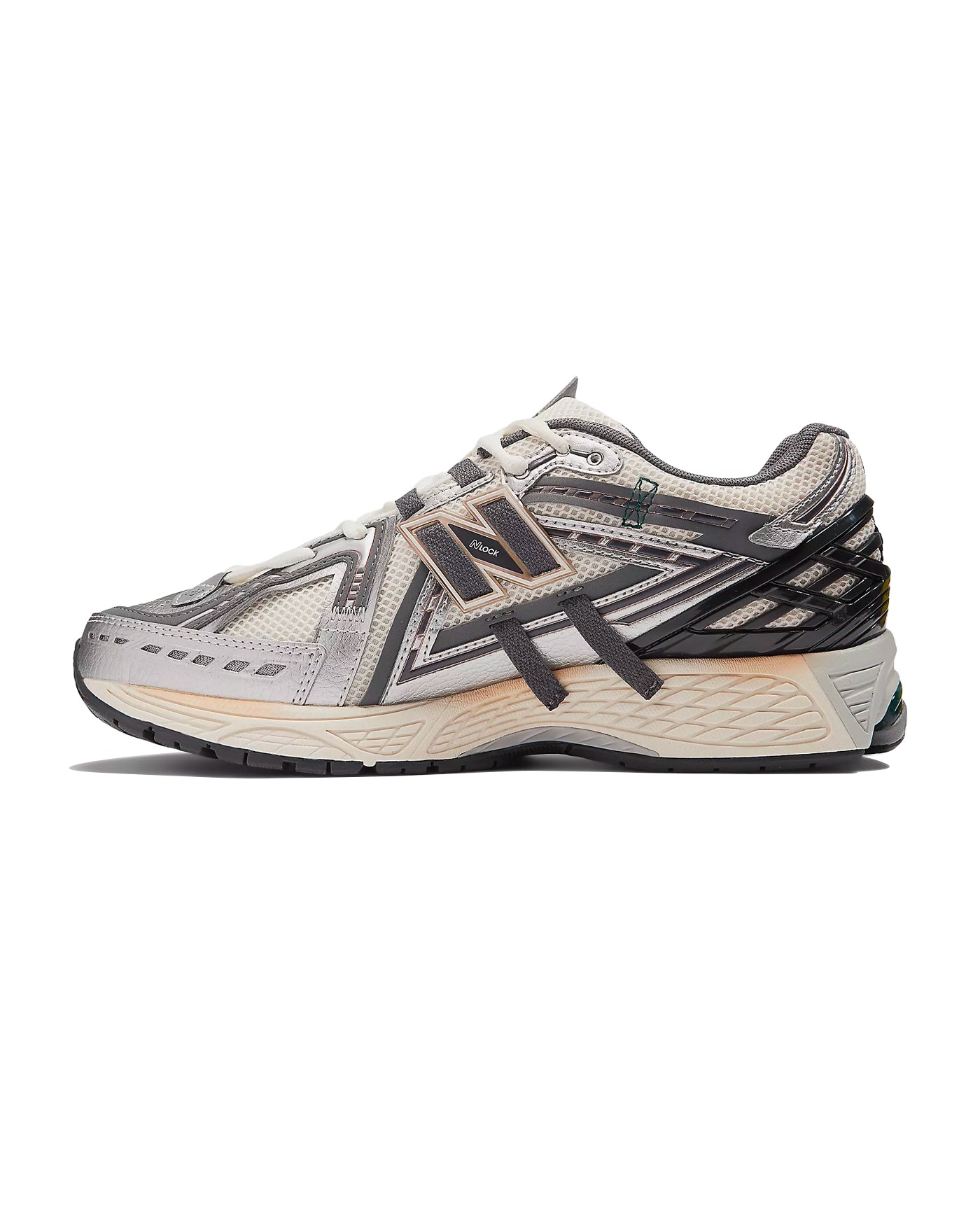 M1096AV1 SILVER METALIC CASTLEROCK
