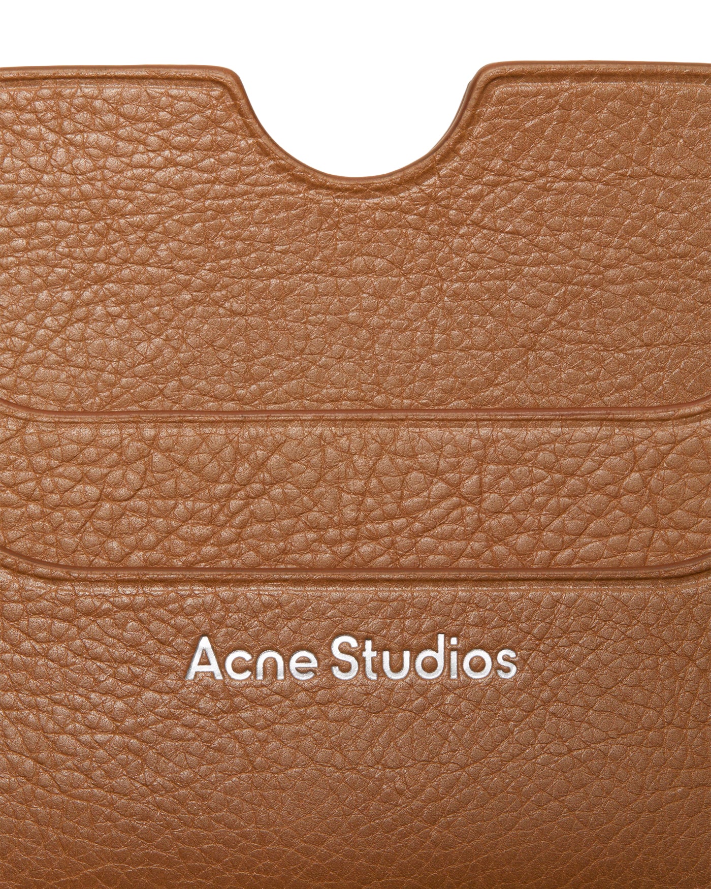 Porte-cartes Acne Studios cuir grainé caramel brun détail texture
