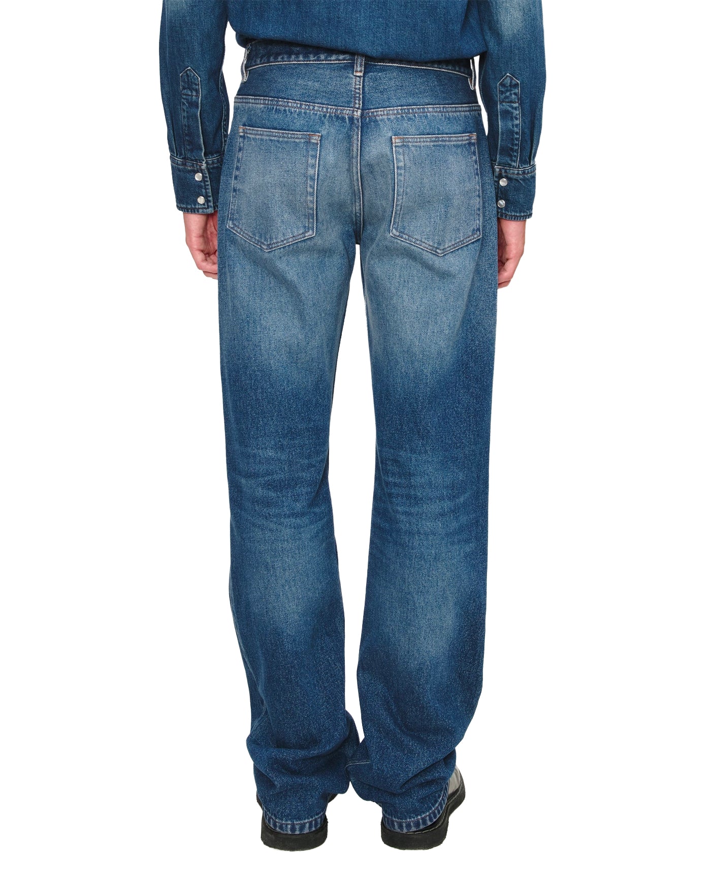 Jeans A.P.C Rescue indigo délavé porté homme vue dos poches arrière