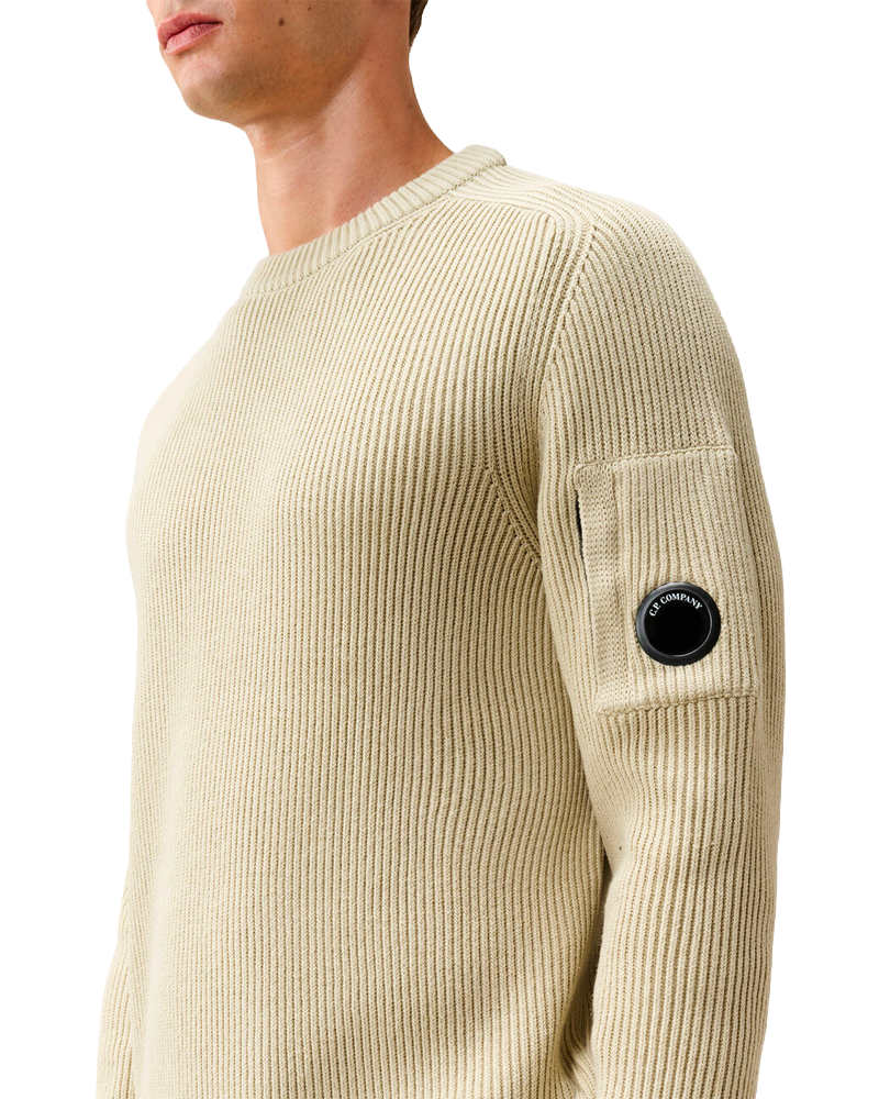 Pull C.P. Company coloris Silver Birch — vue portée