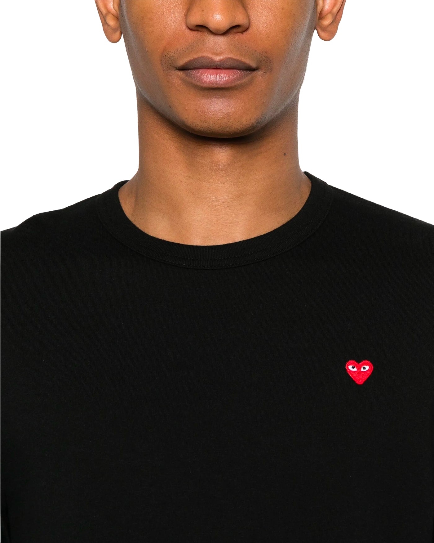 T-shirt manches longues Comme Des Garçons Play noir cœur rouge brodé face