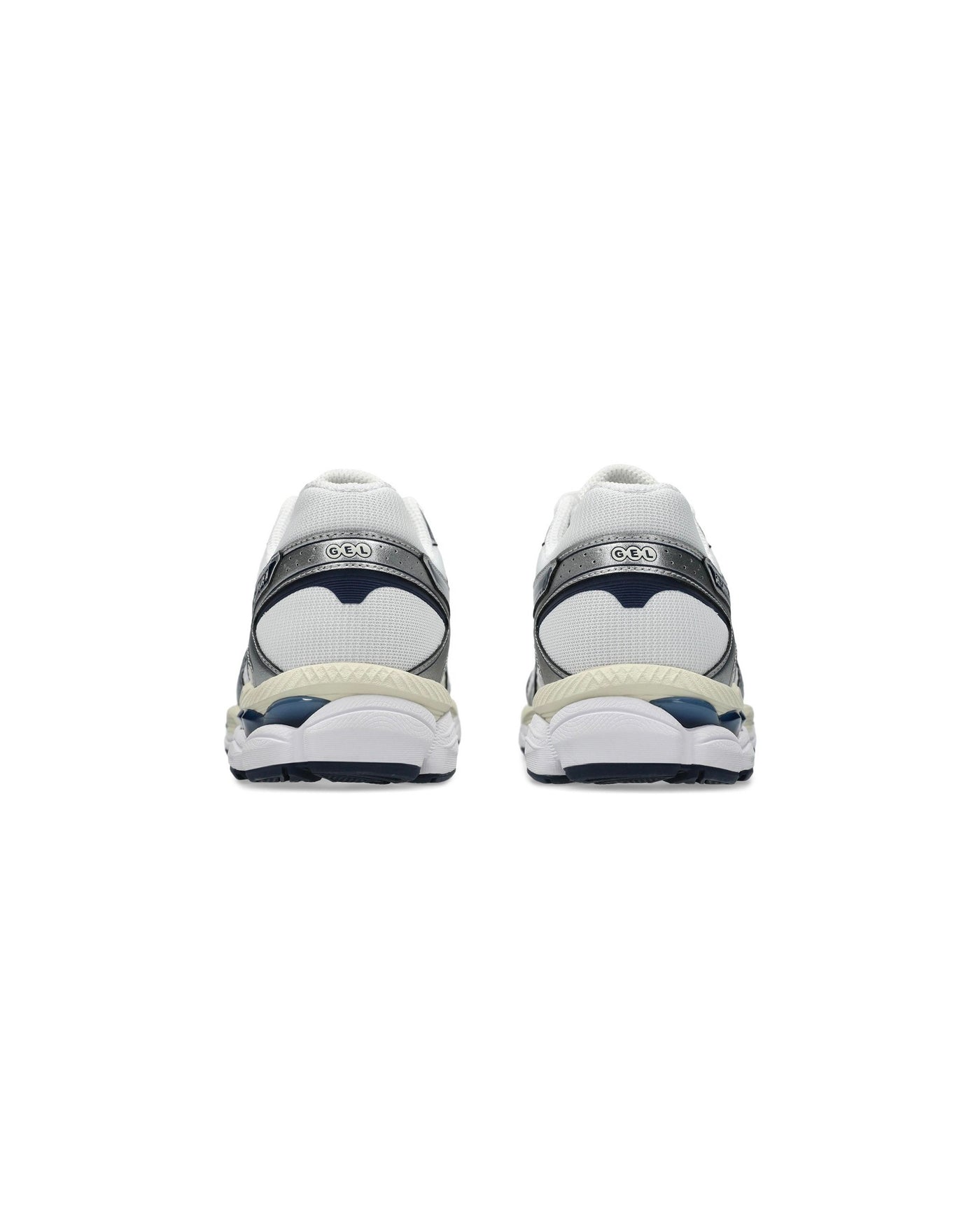 Sneakers Asics Gel-Cumulus 16 blanc et bleu marine vue arrière dos