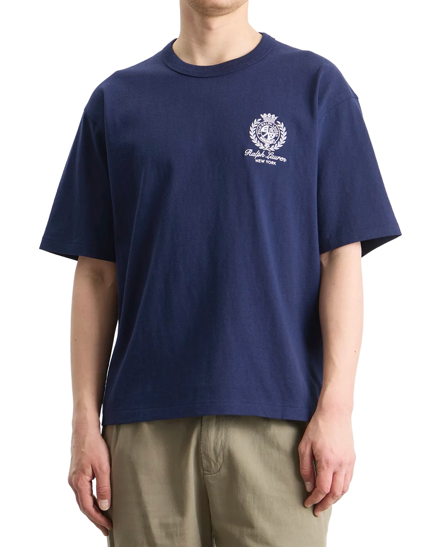 T-shirt Ralph Lauren bleu marine blason ancre New York porté face