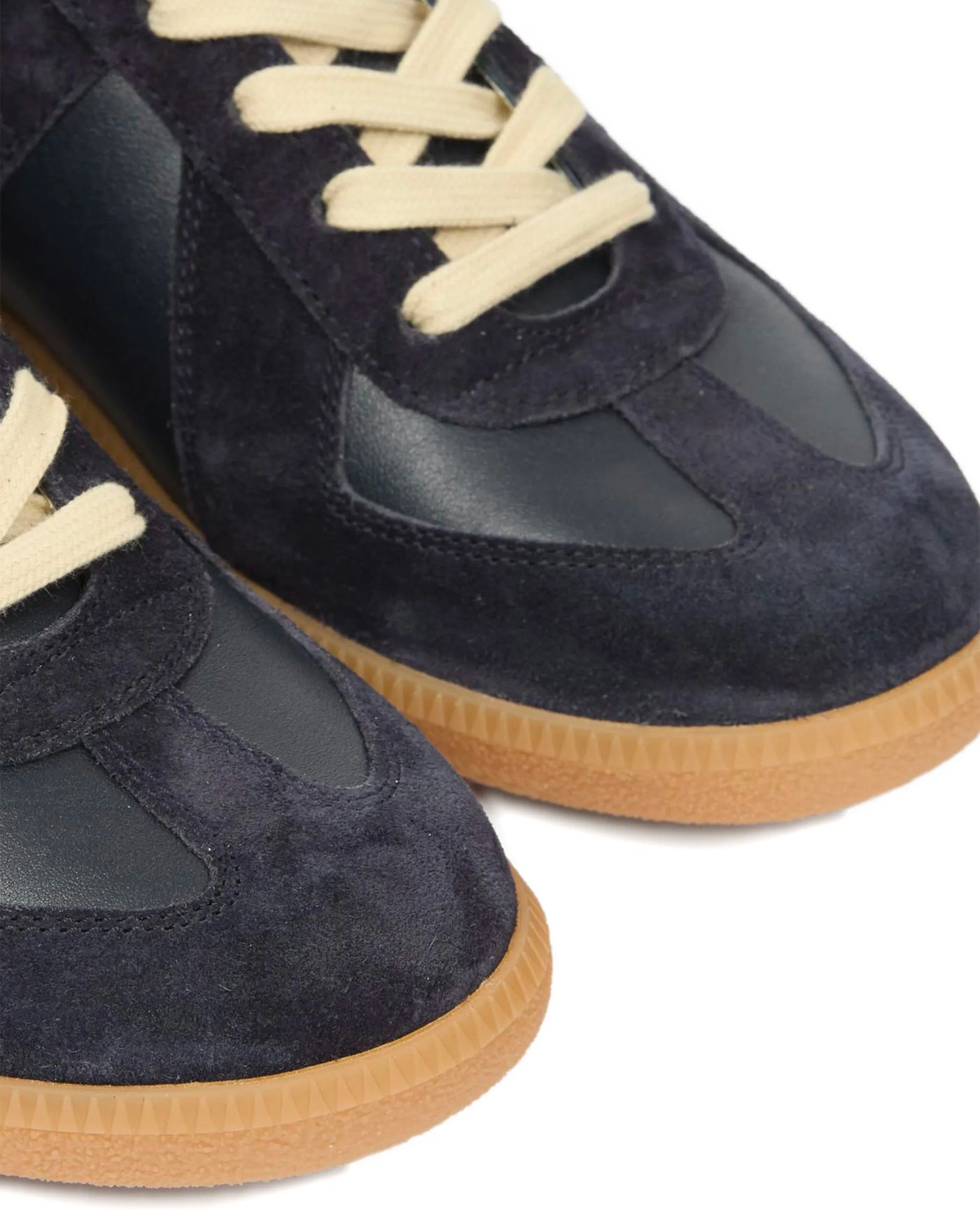 Sneakers Maison Margiela Replica bleu nuit daim détail avant