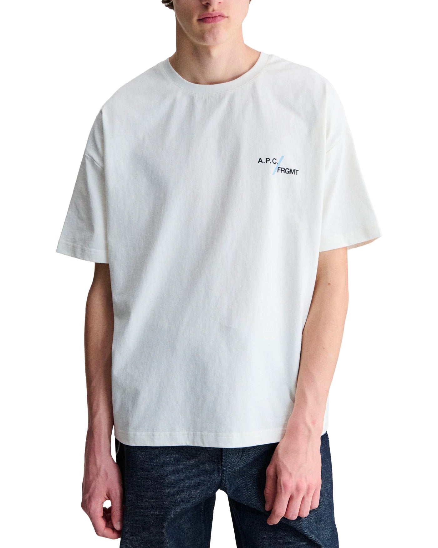 T-shirt A.P.C x FRGMT blanc cassé logo Renoncement face porté
