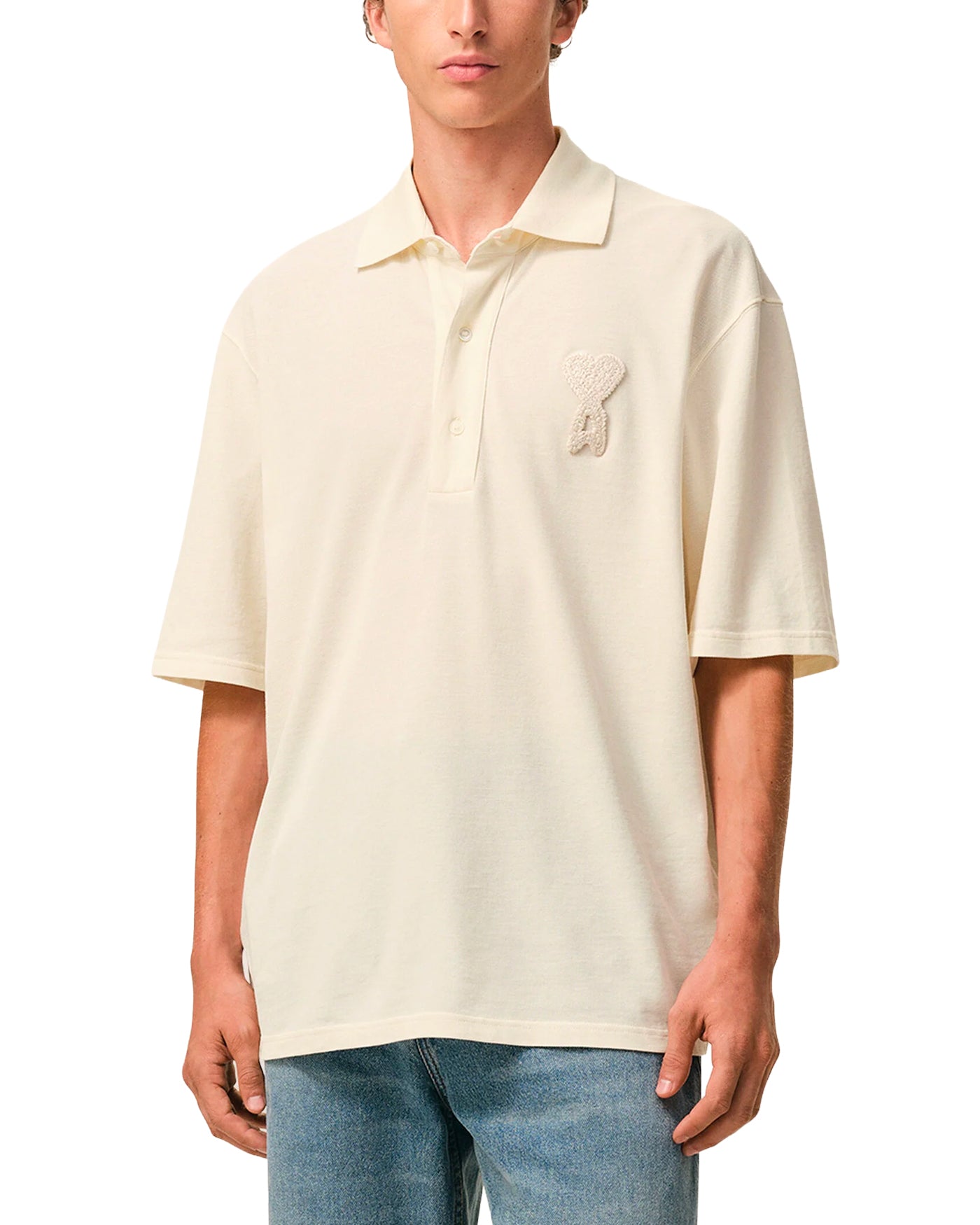 Polo boxy AMI Paris crème oversize logo Ami de Coeur, vue de face