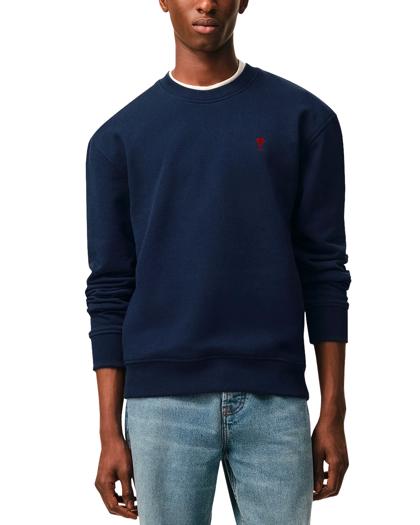 Sweat Ami Paris marine logo Ami de Cœur rouge porté vue face